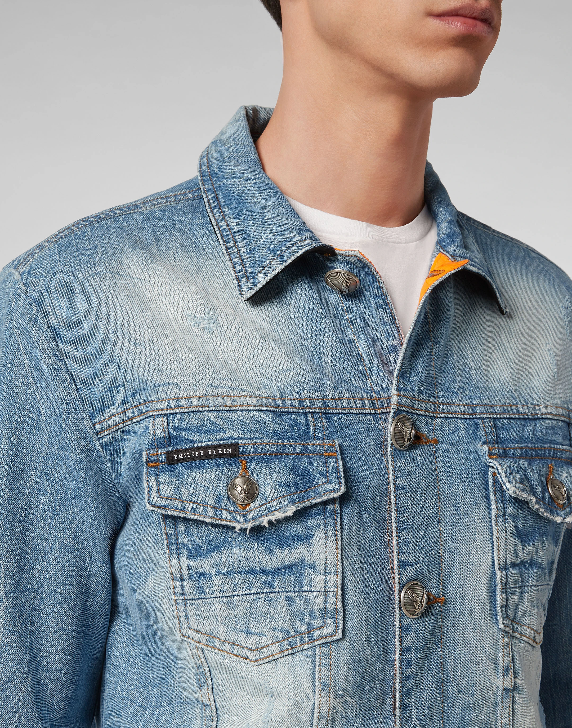 Джинсовая куртка