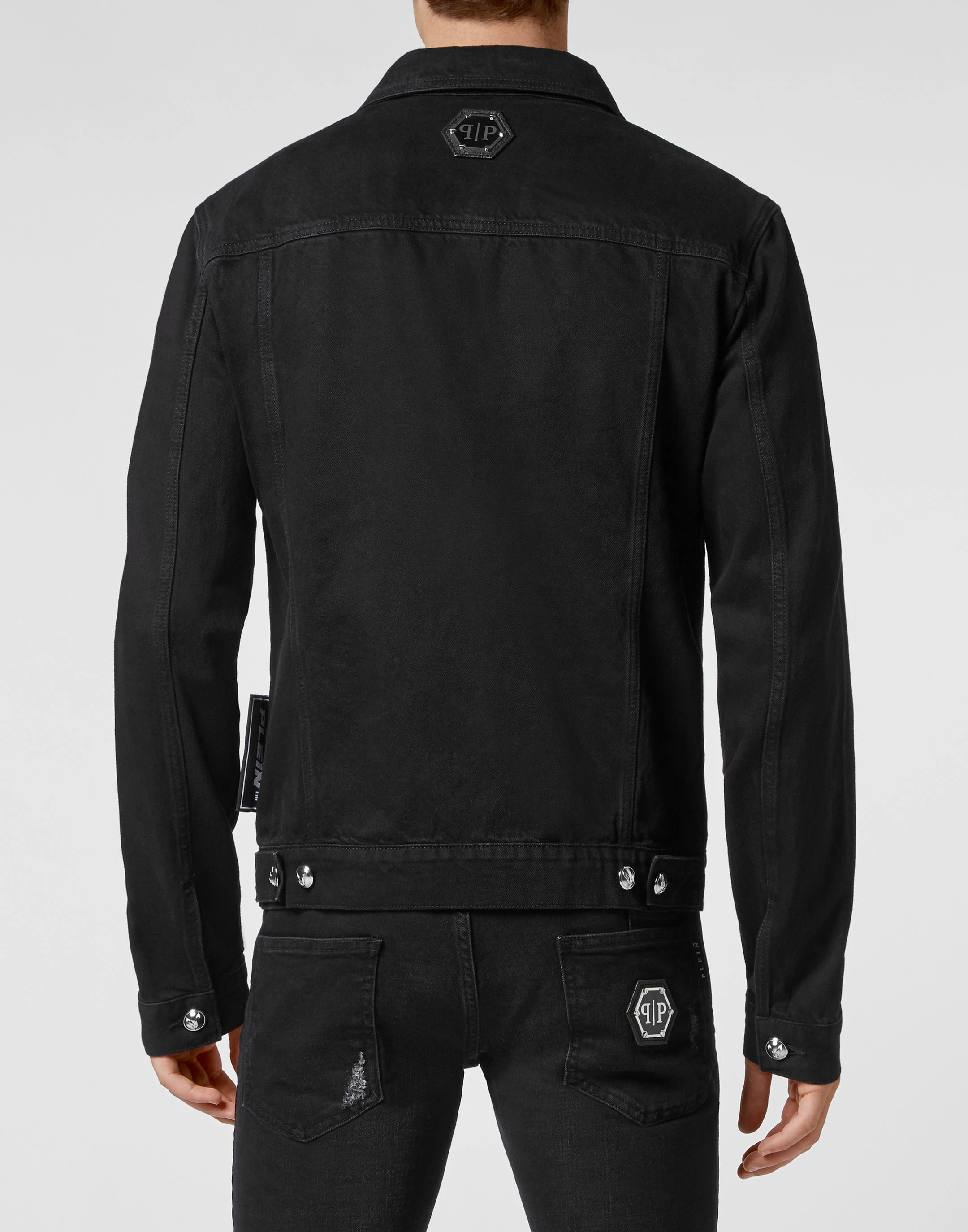 Джинсовая куртка