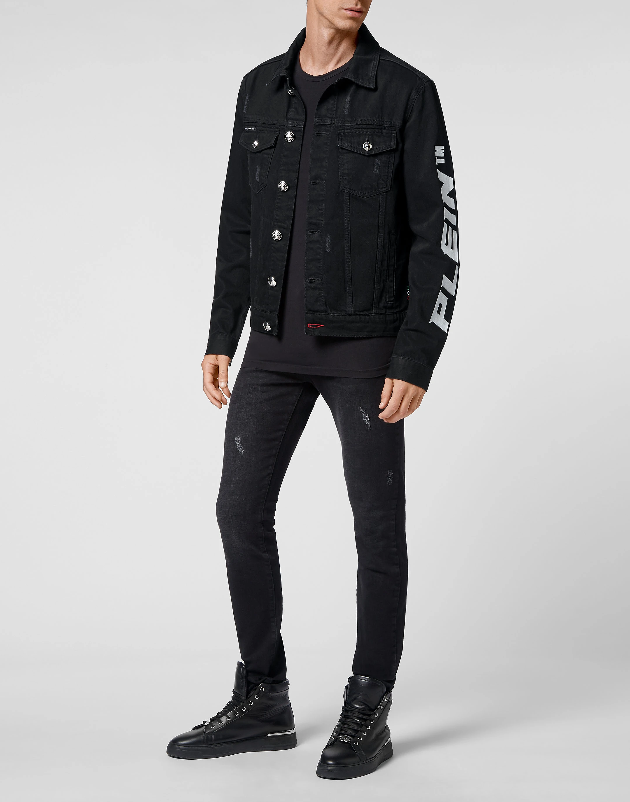 Джинсовая куртка