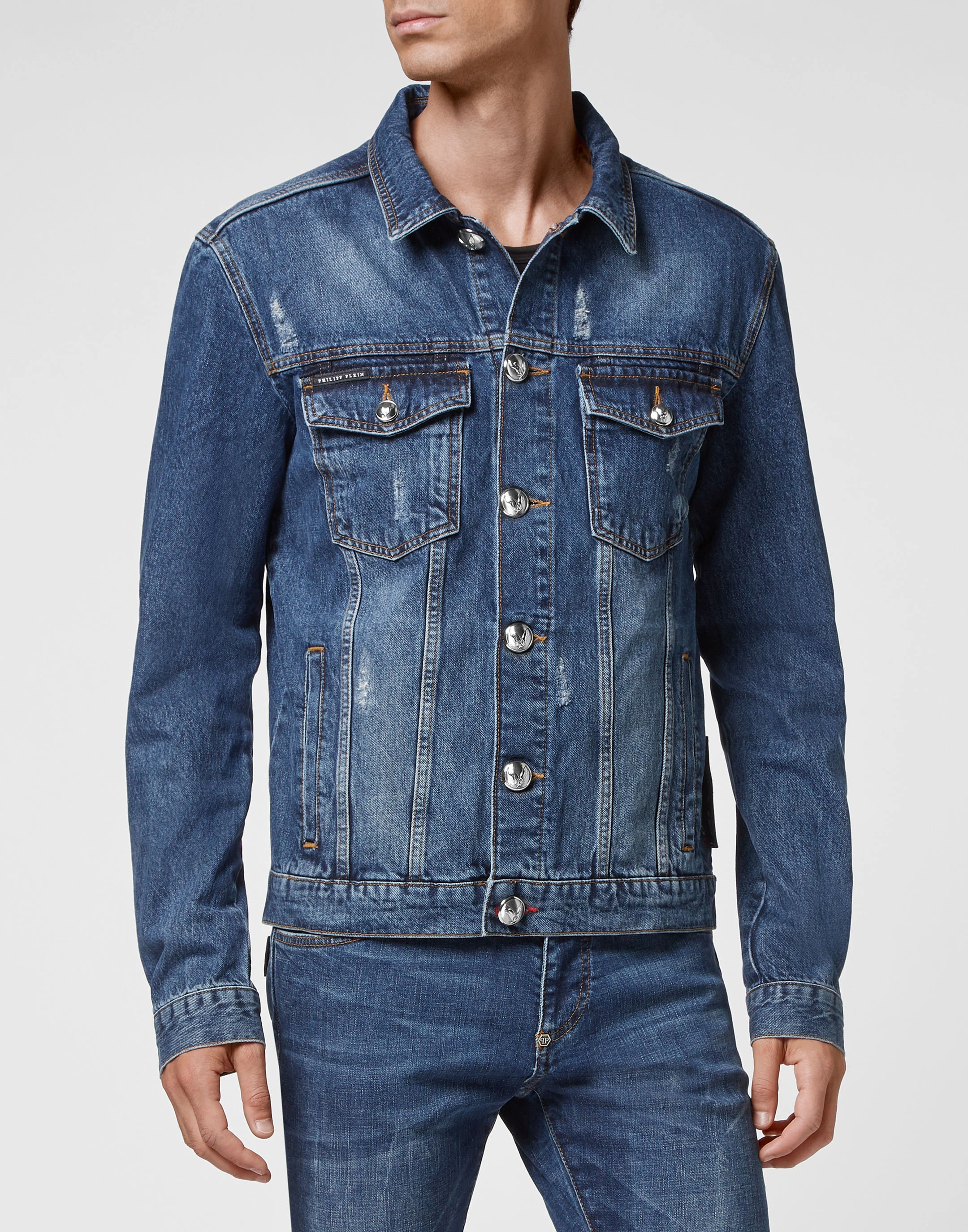 Джинсовая куртка