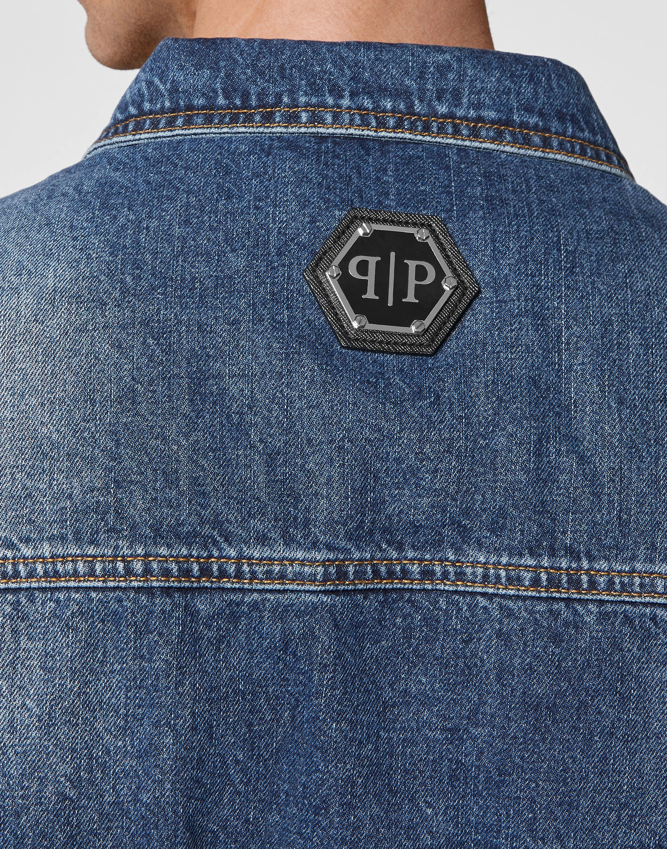 Джинсовая куртка