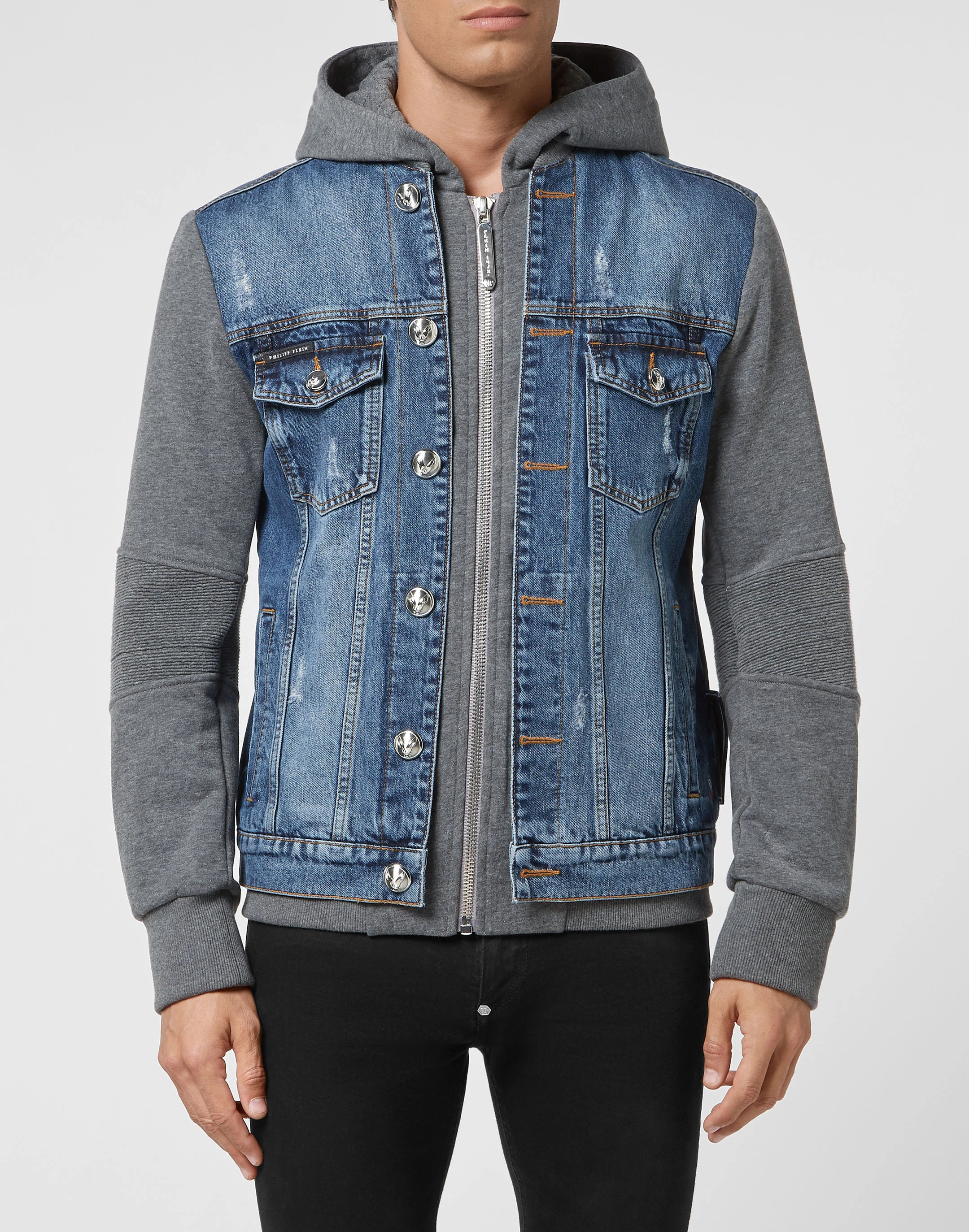 Джинсовая куртка