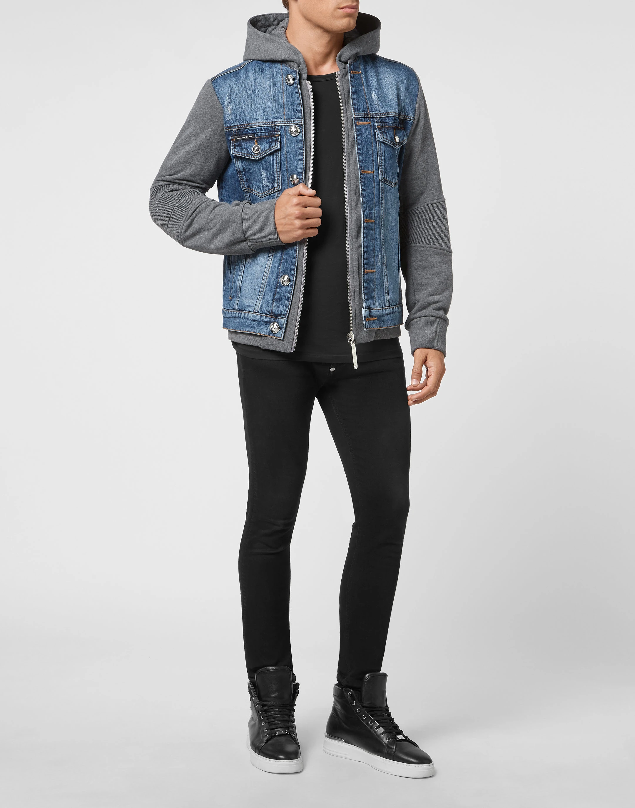 Джинсовая куртка