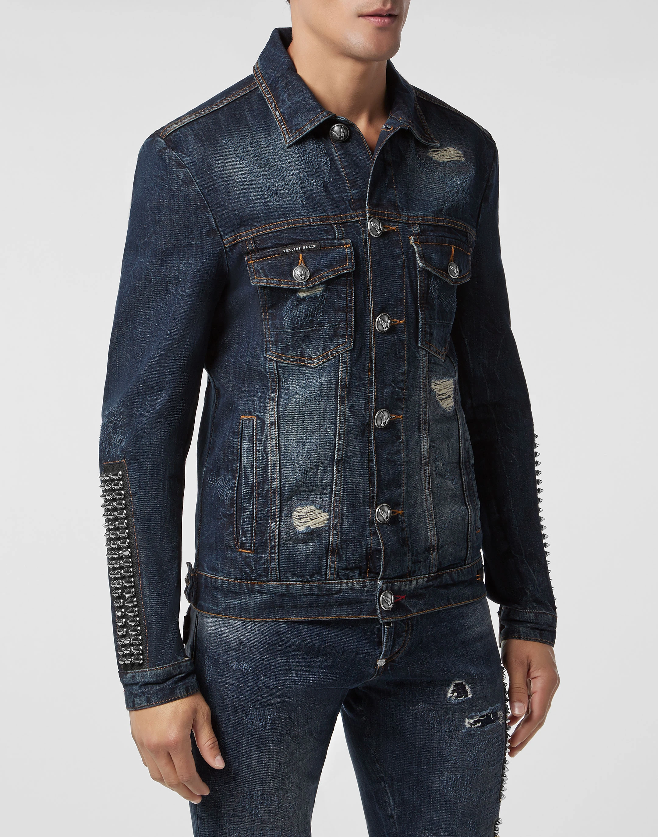 Джинсовая куртка