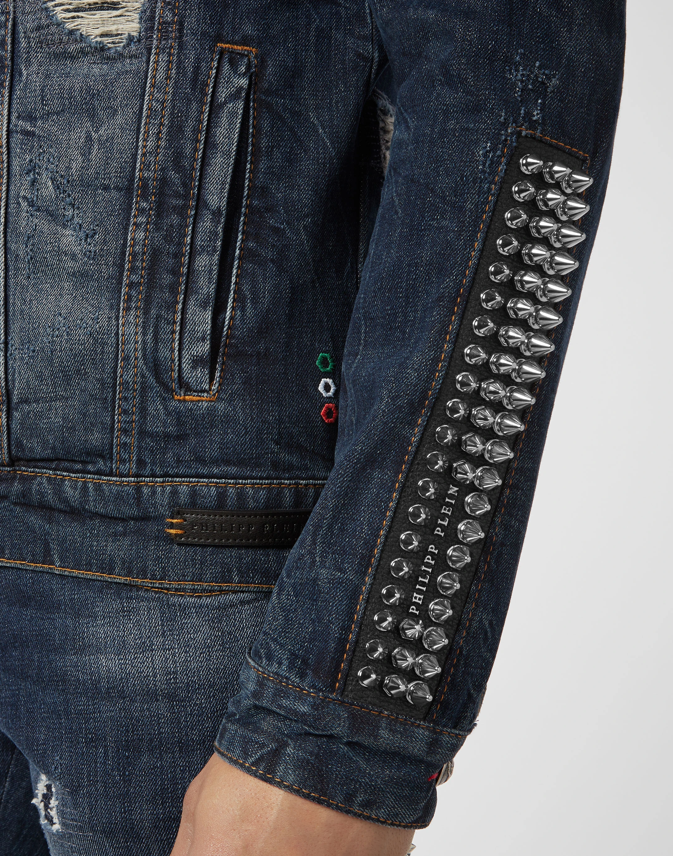 Джинсовая куртка