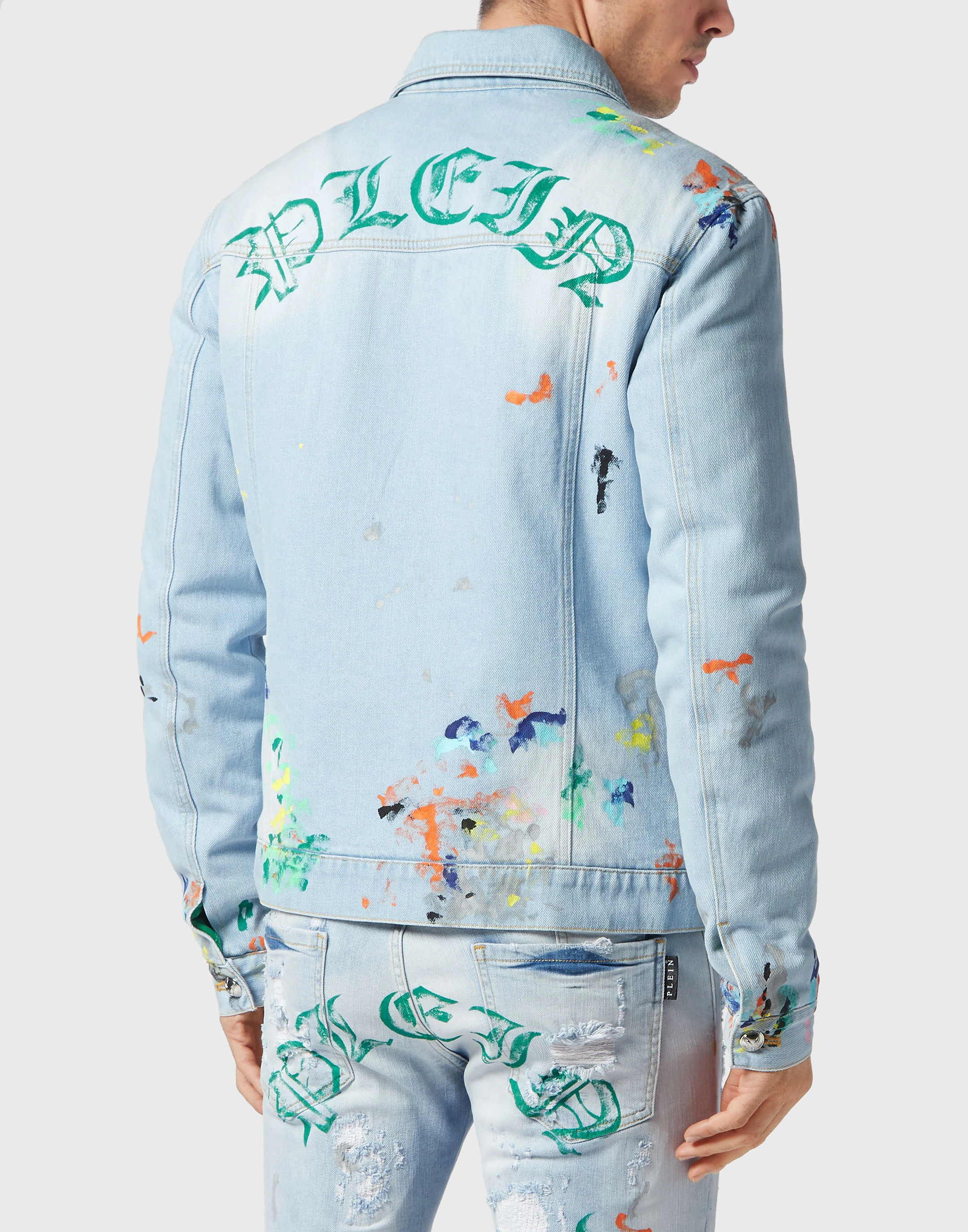 Джинсовая куртка