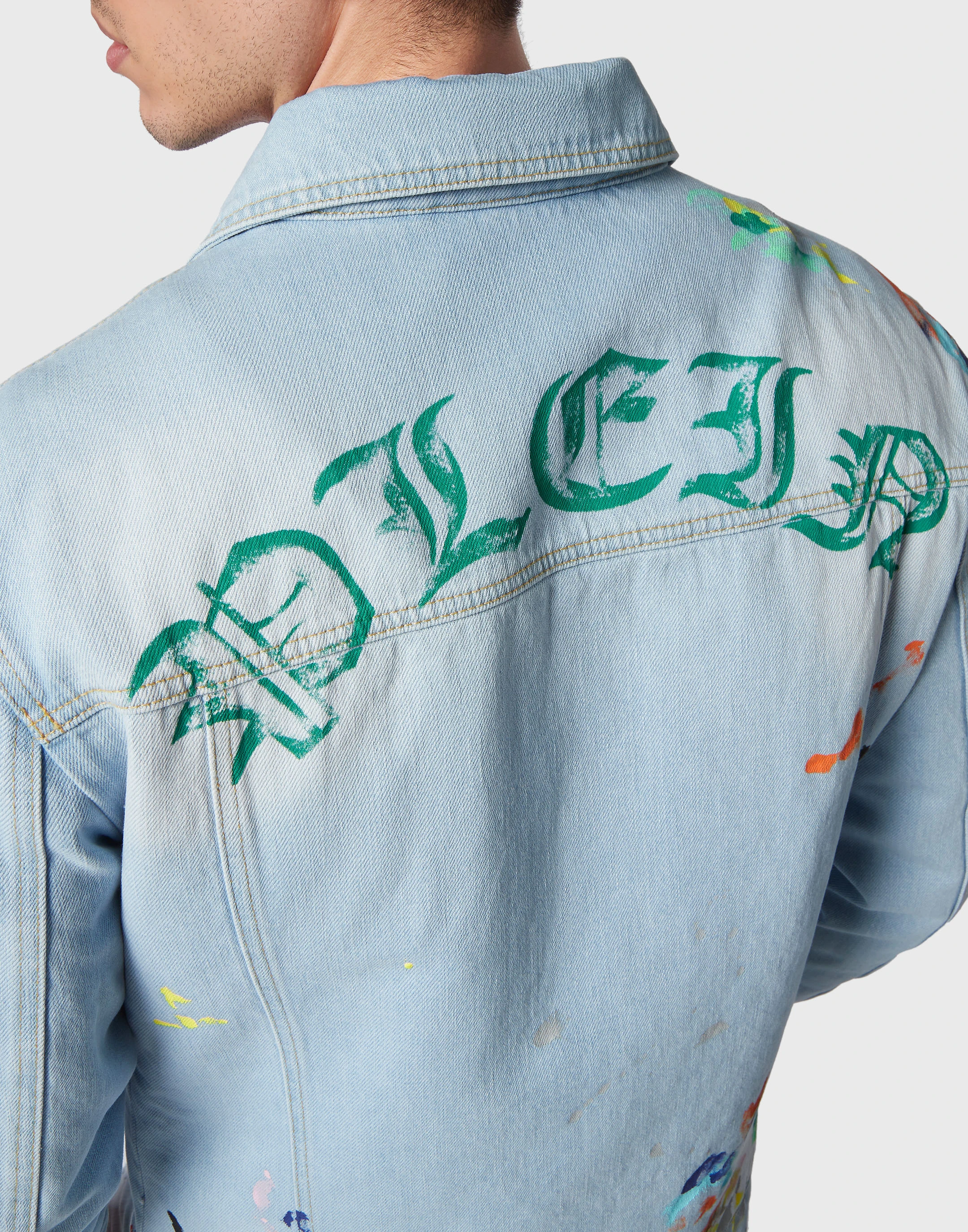 Джинсовая куртка