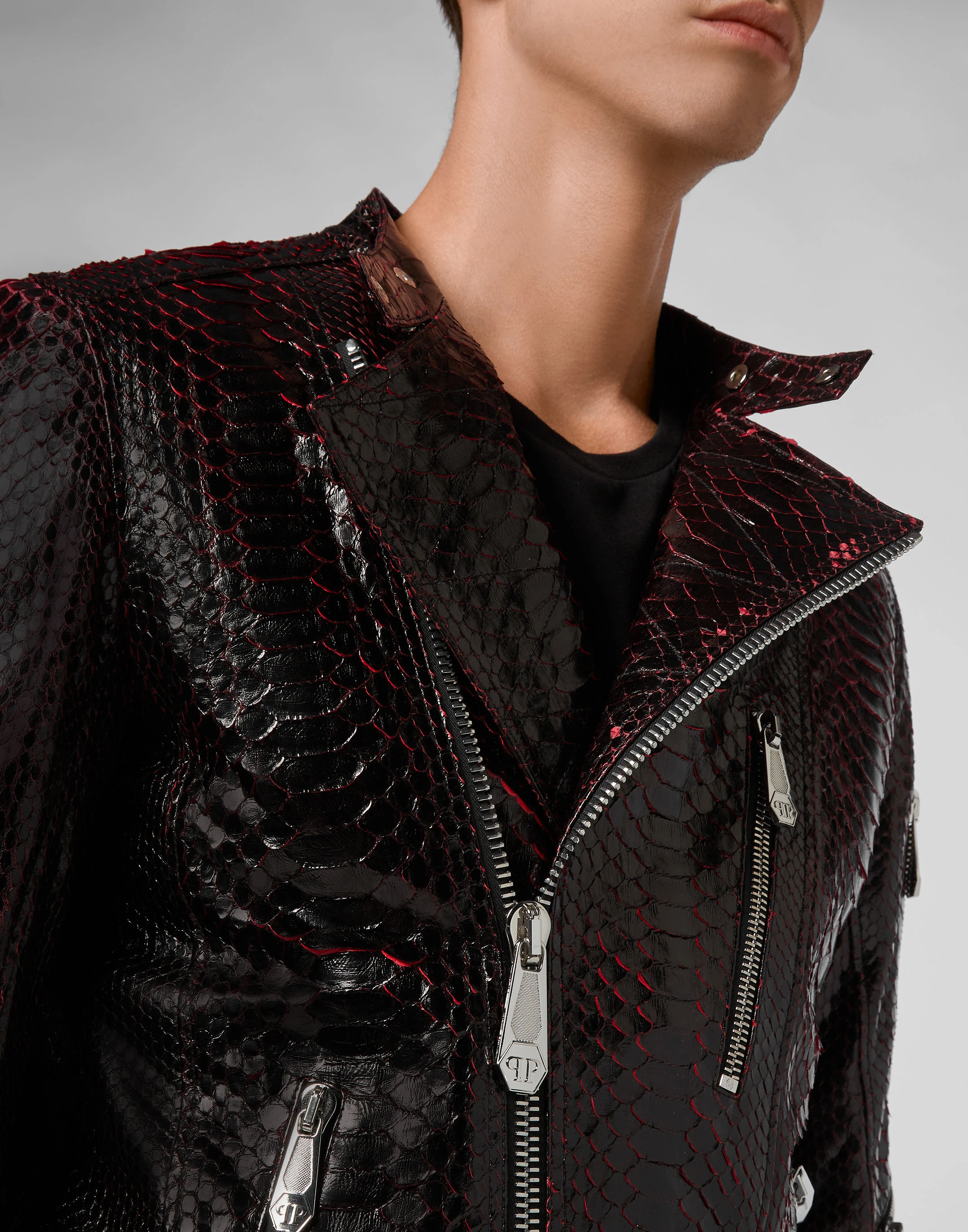 Кожаная куртка