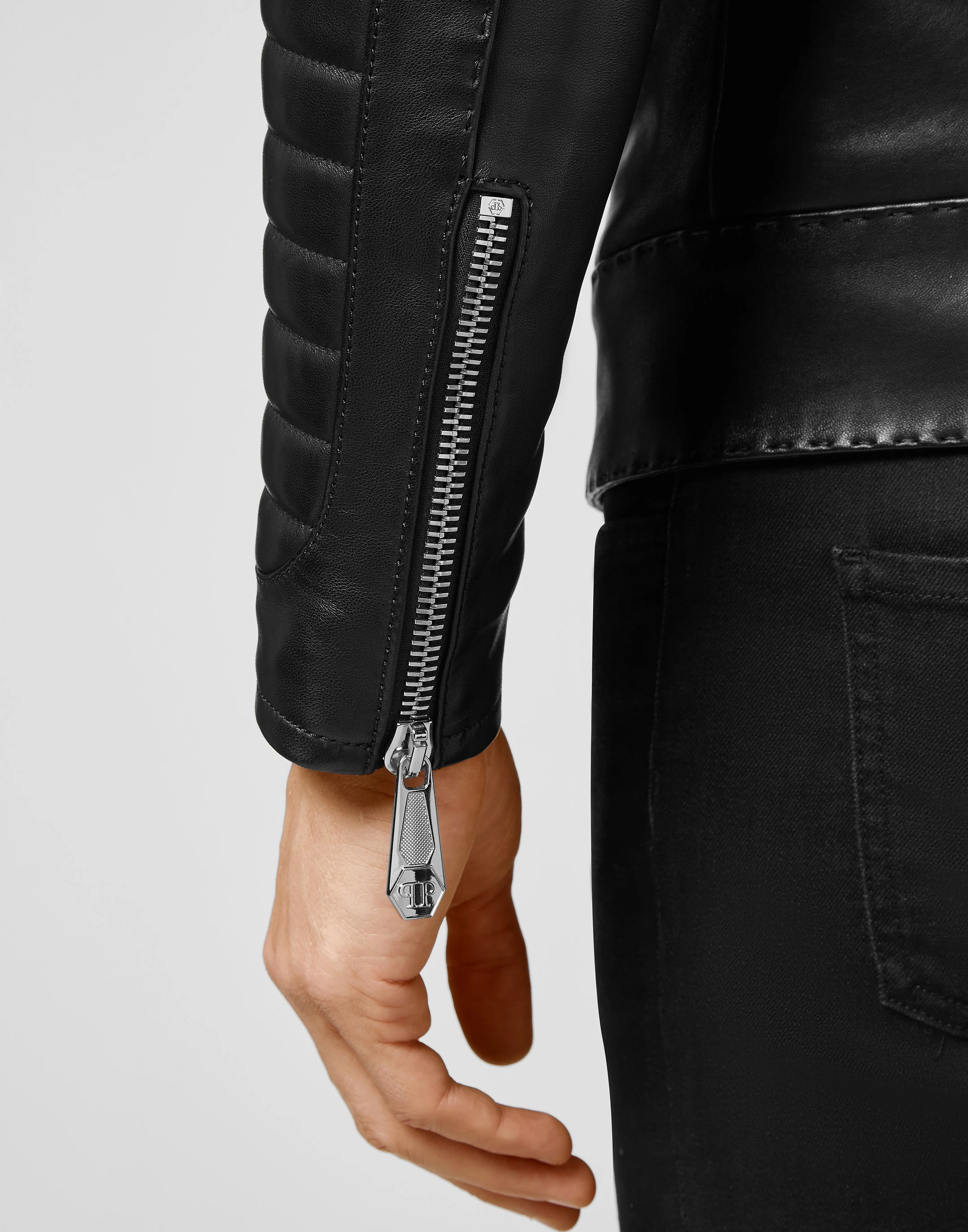 Кожаная куртка