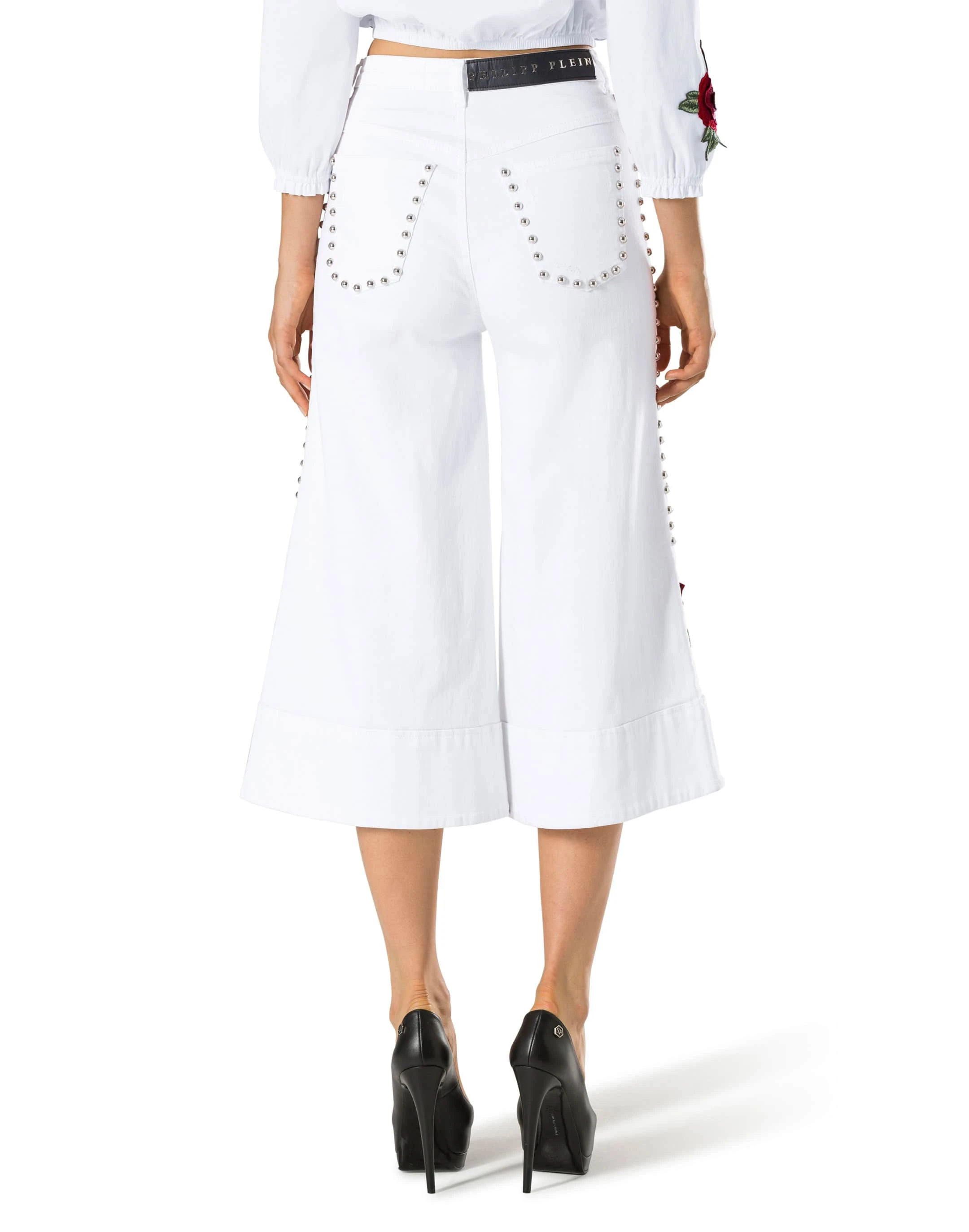 Широкие джинсы