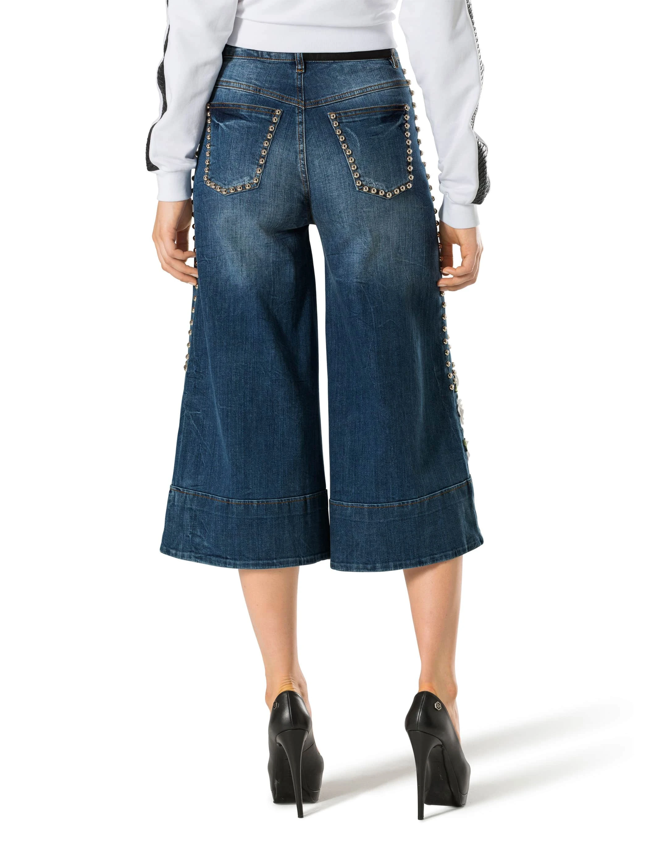 Широкие джинсы