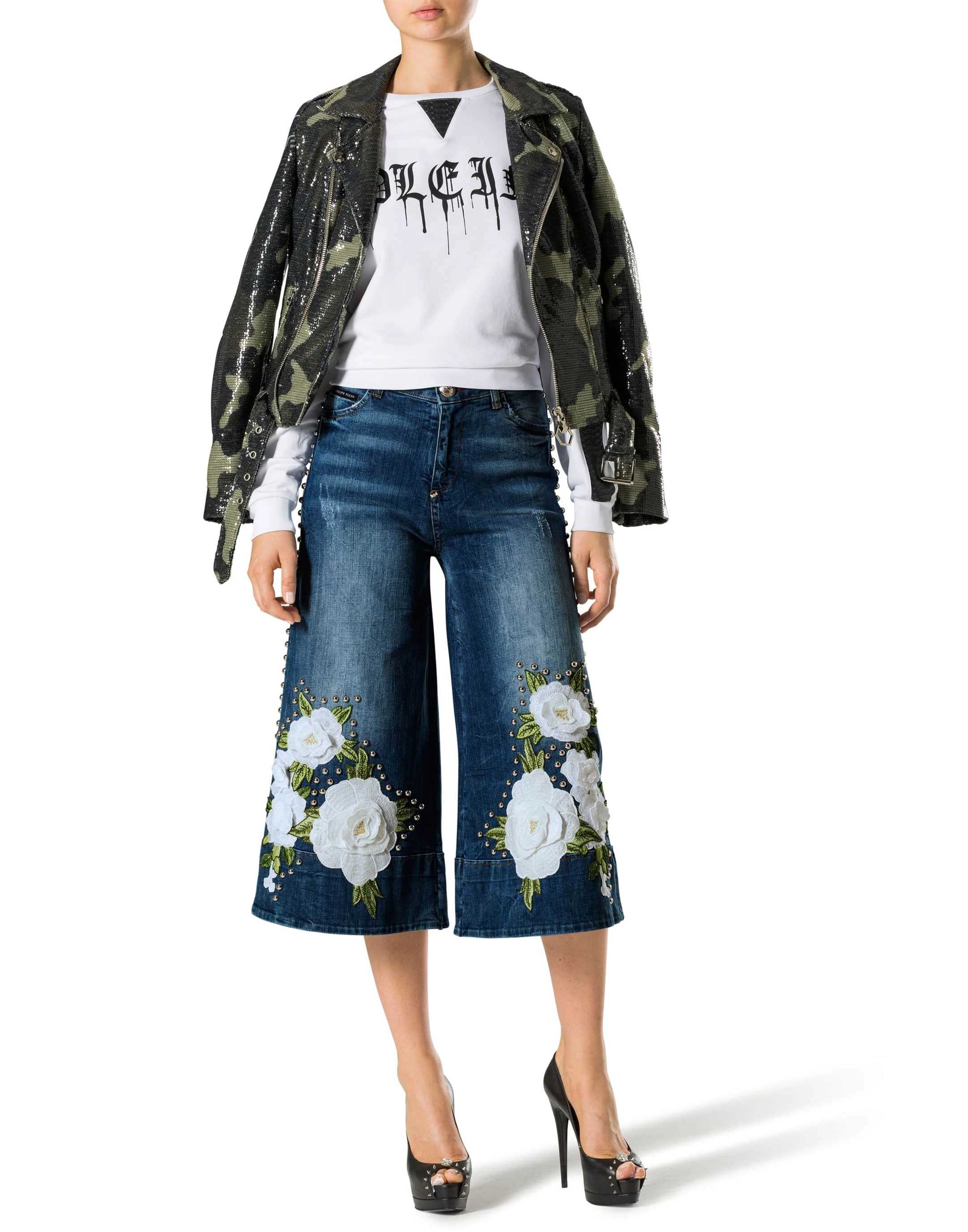 Широкие джинсы