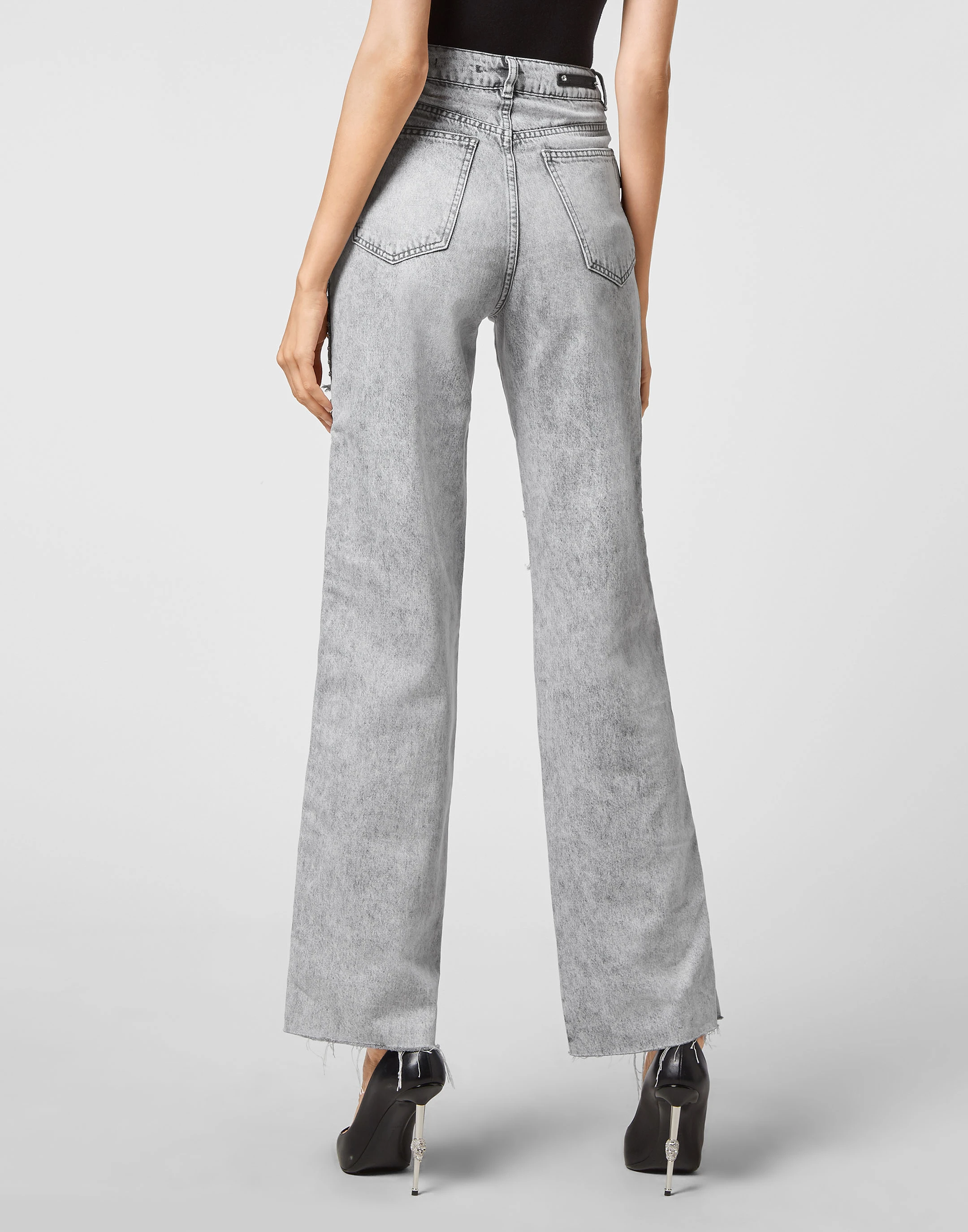 Широкие джинсы