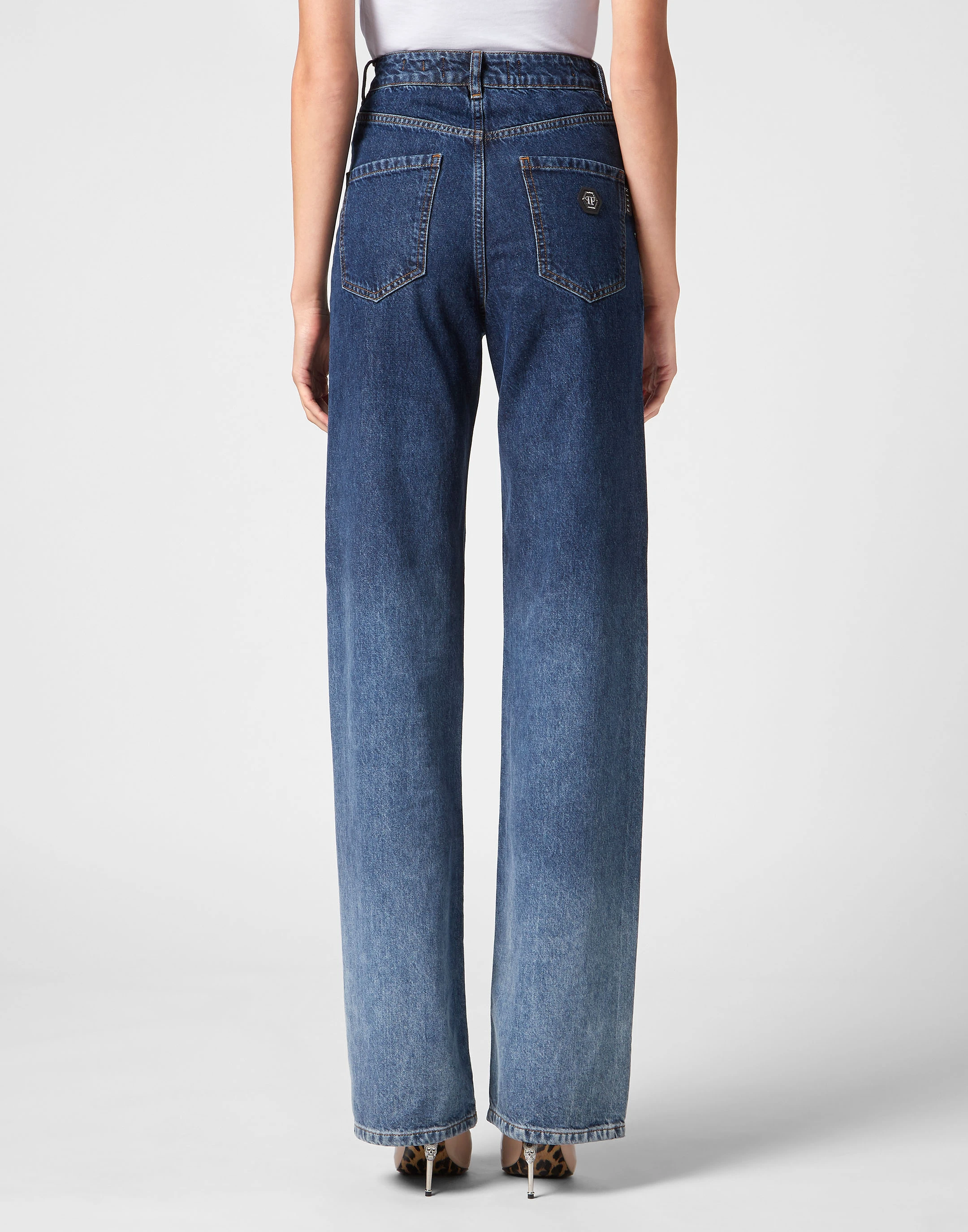 Широкие джинсы