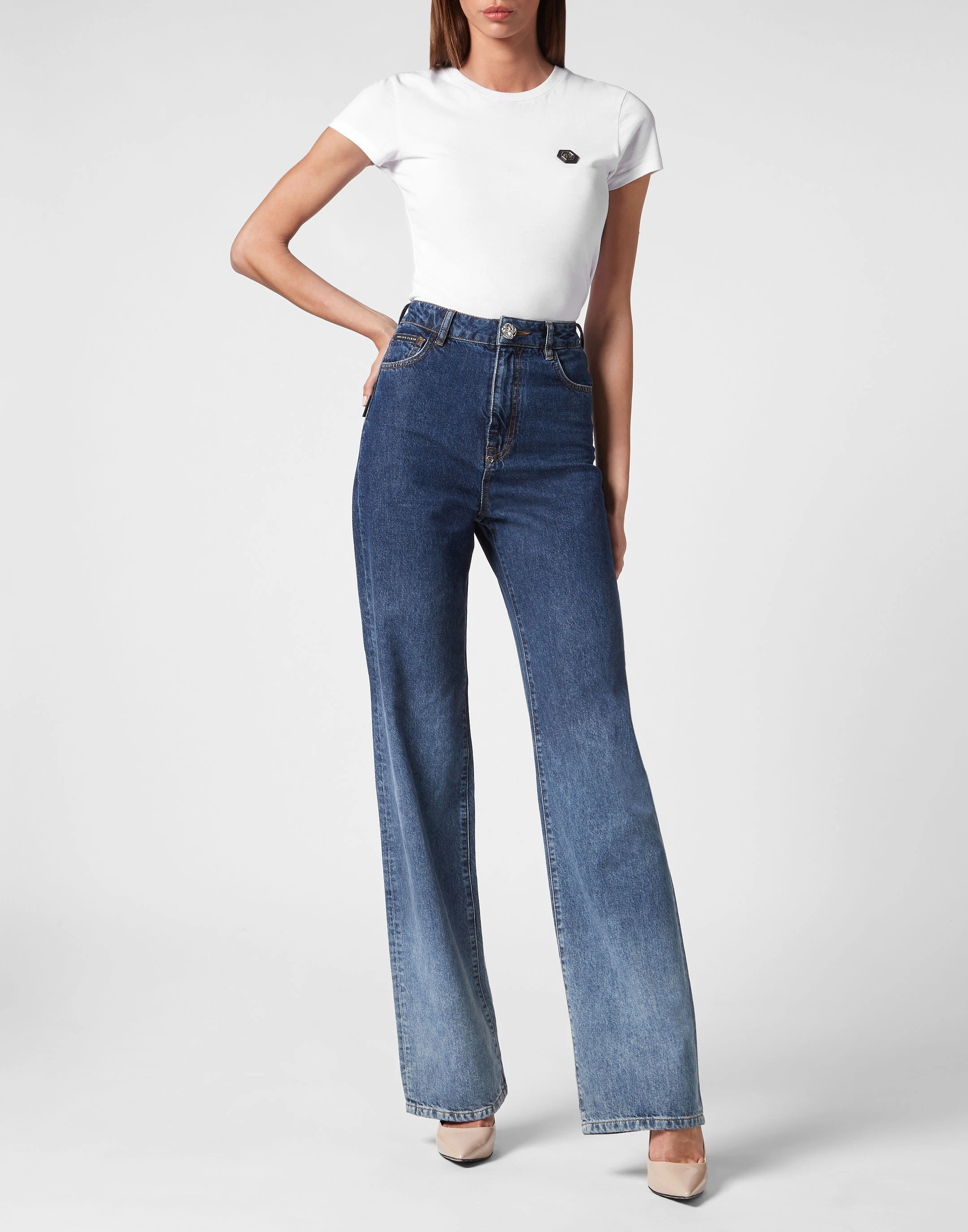 Широкие джинсы