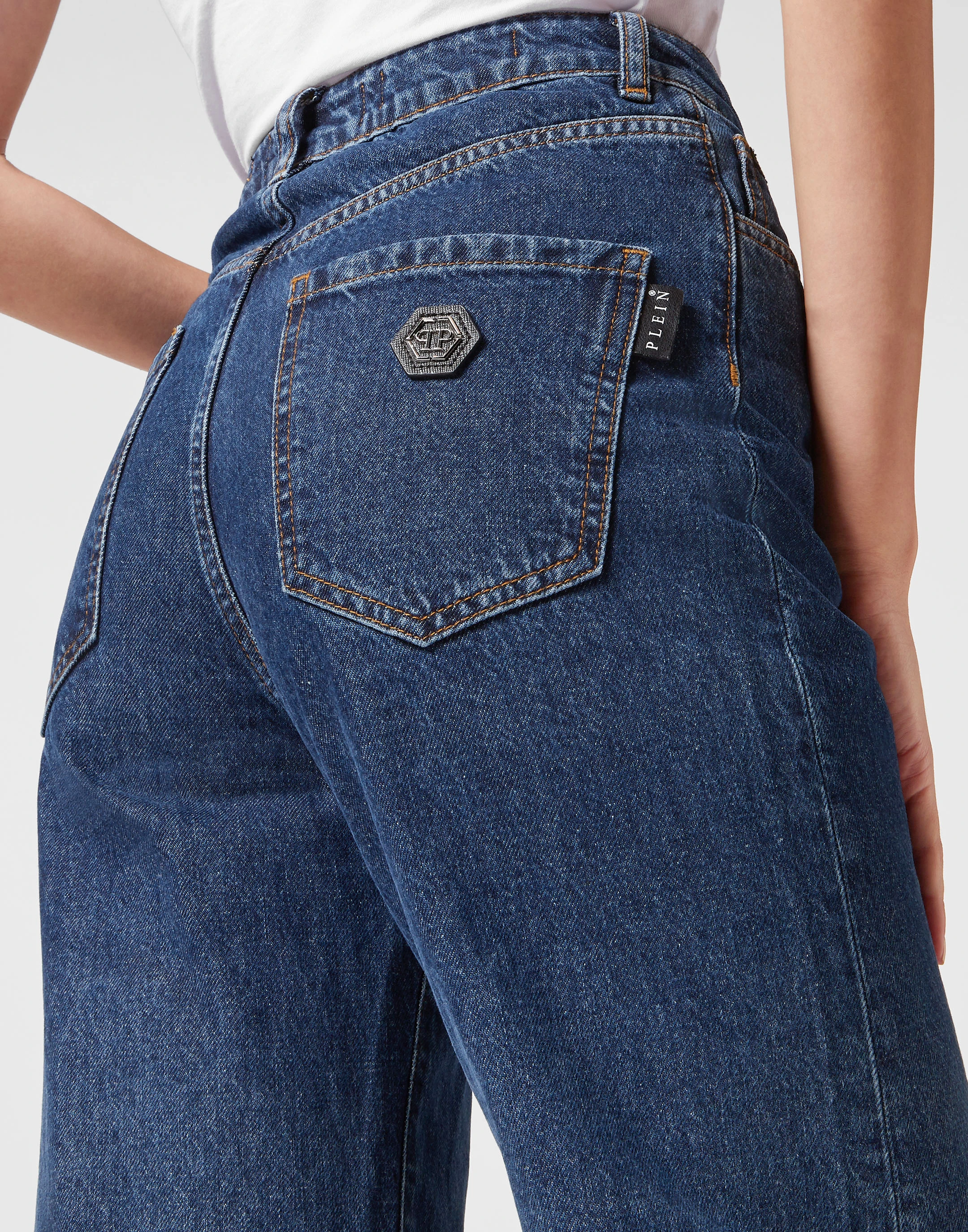 Широкие джинсы