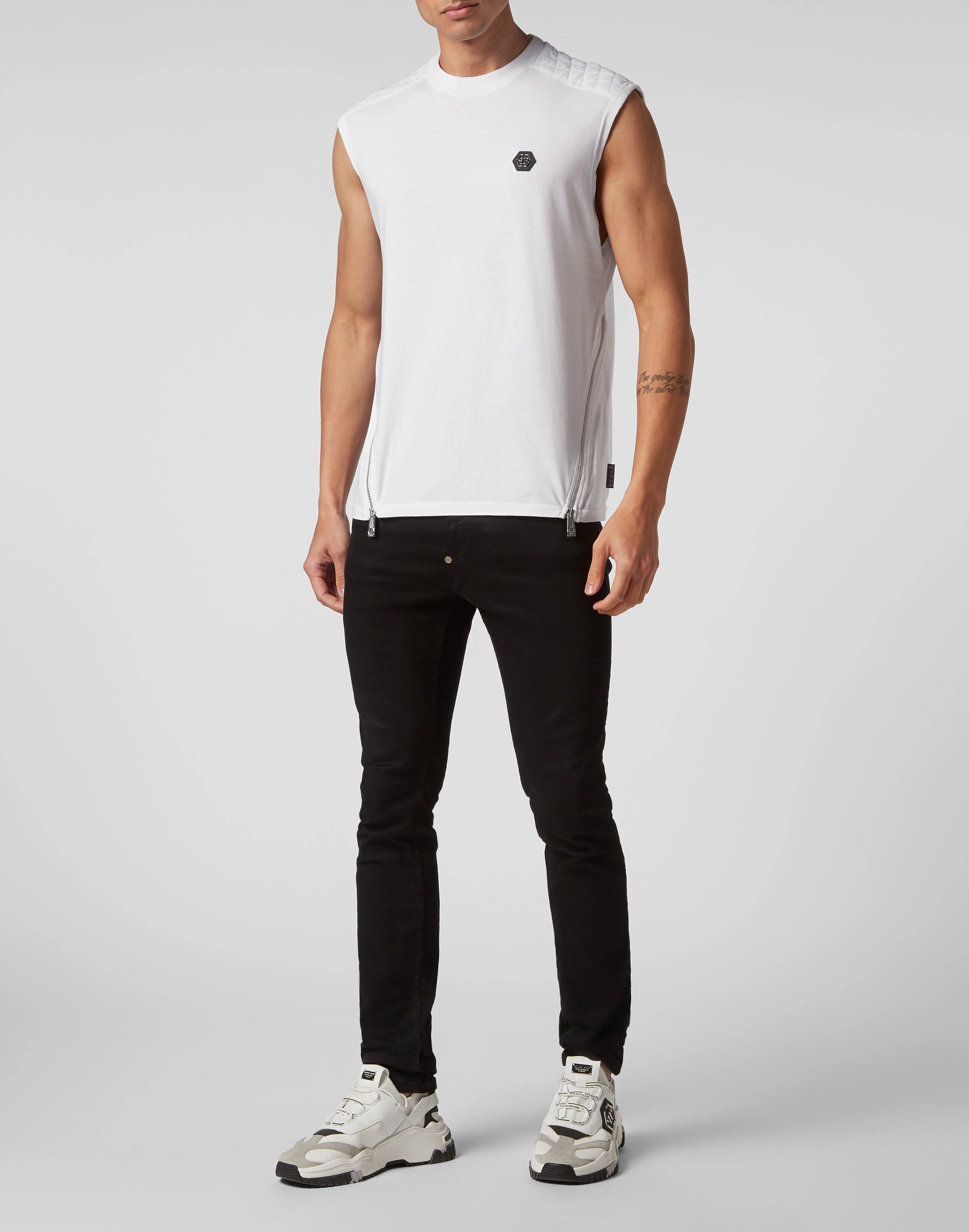 Спортивный топ