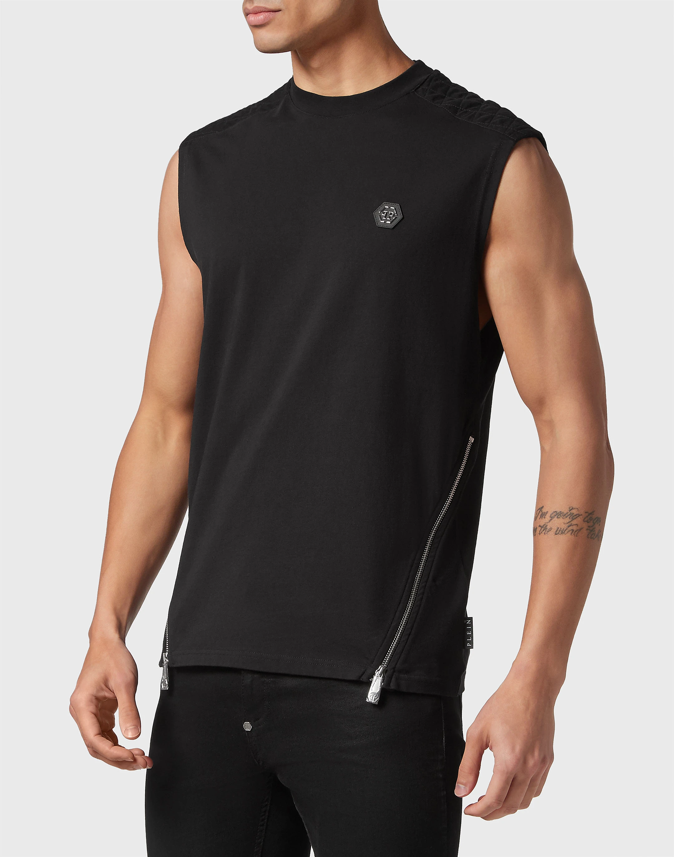 Спортивный топ