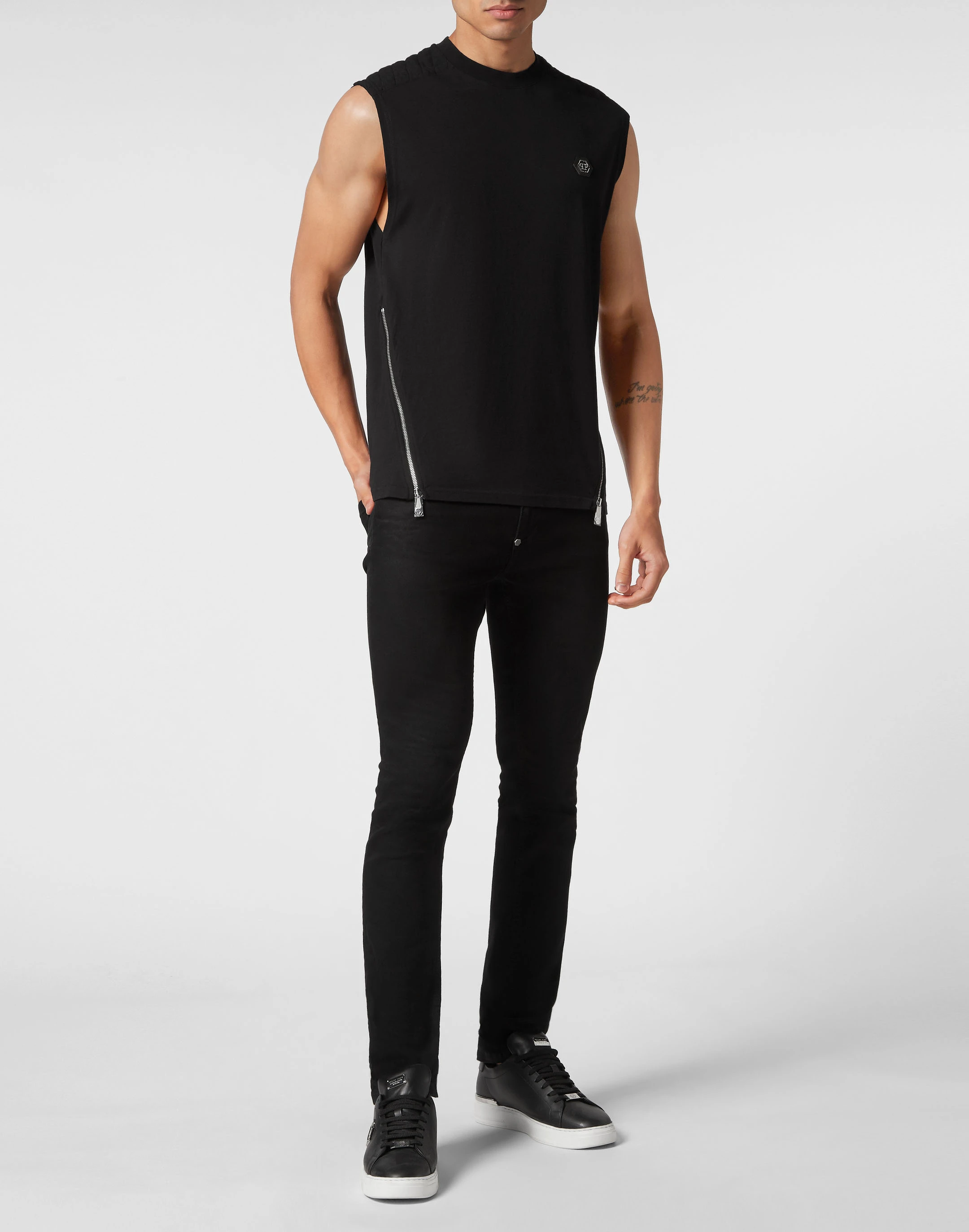 Спортивный топ