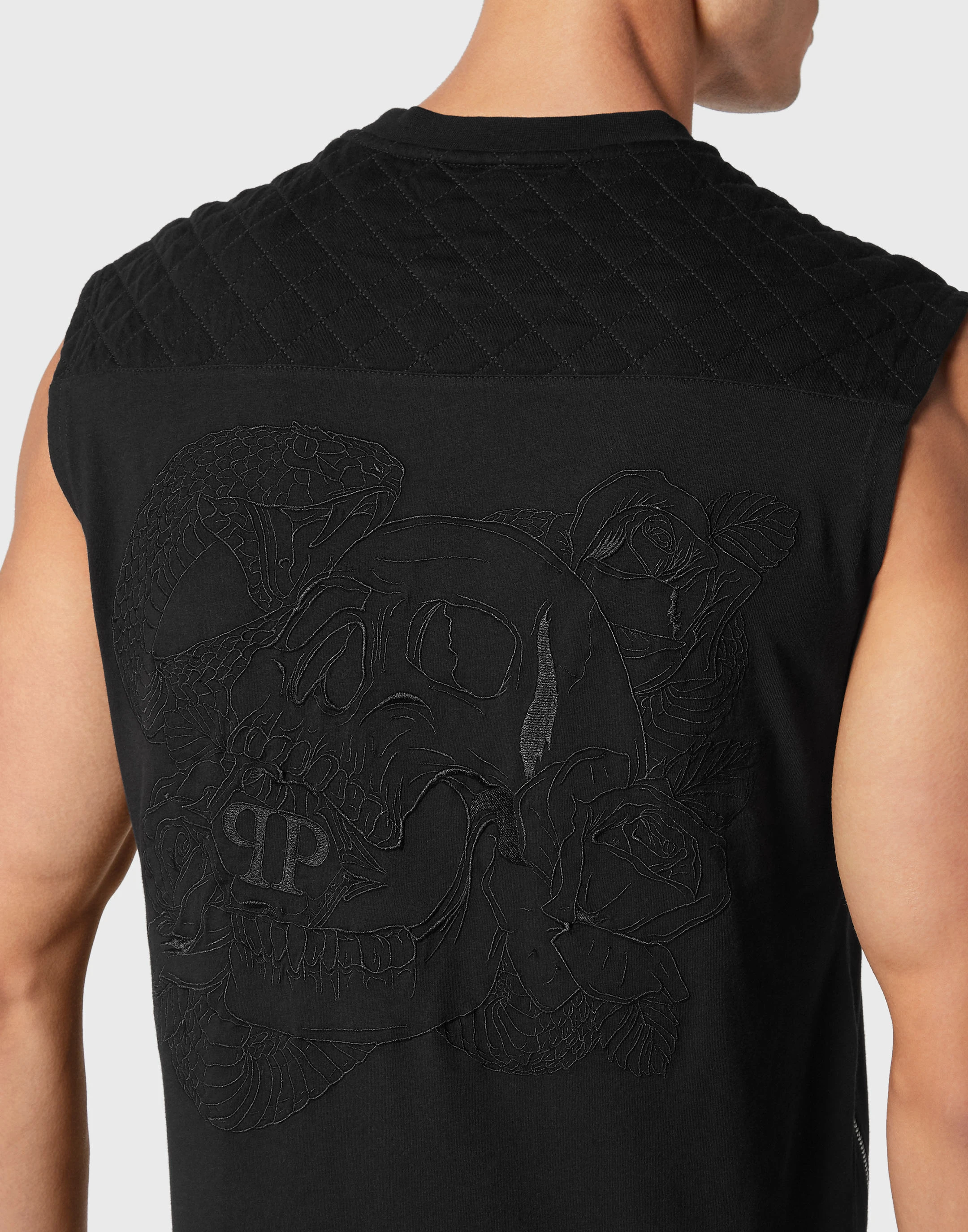 Спортивный топ