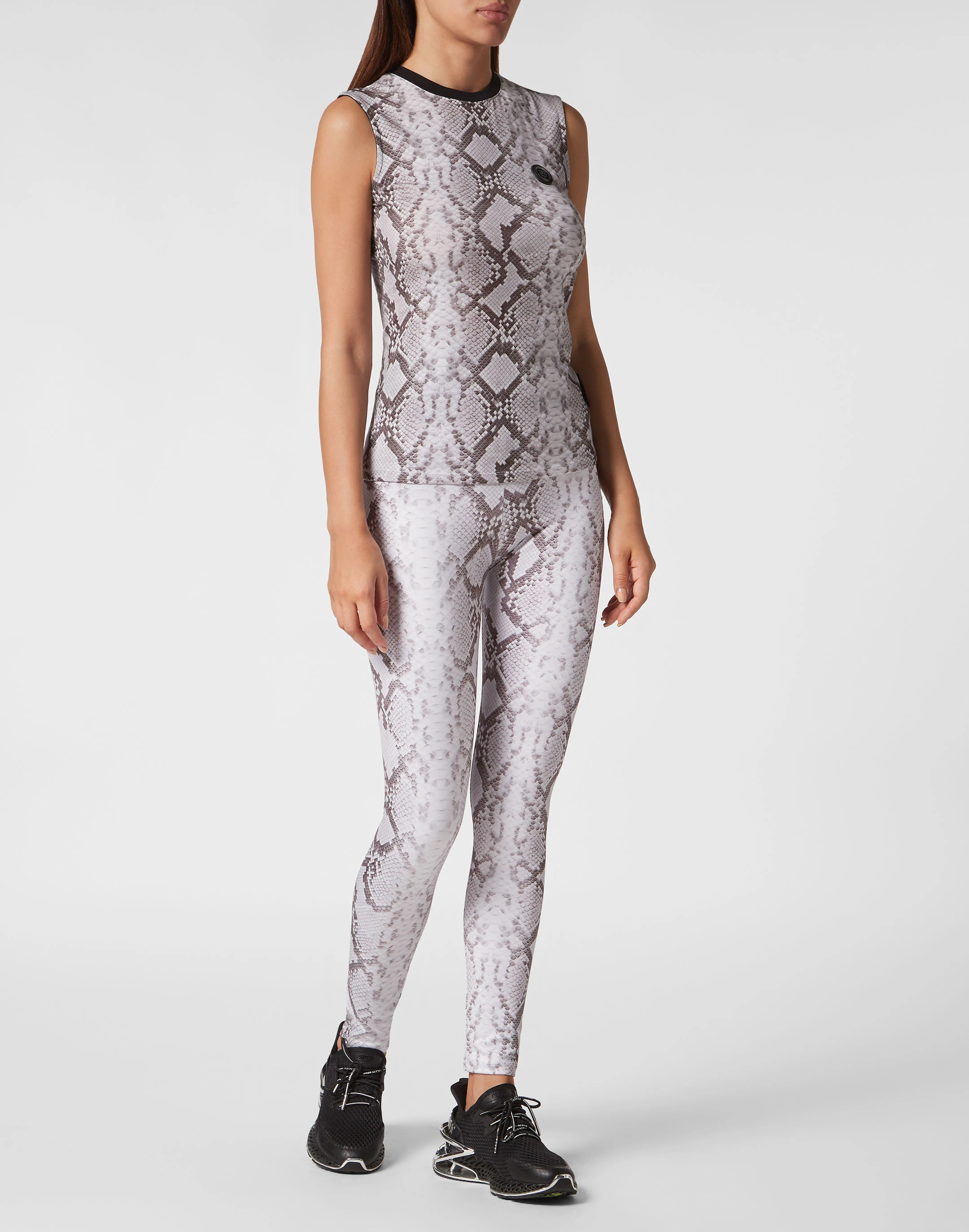 Спортивный топ