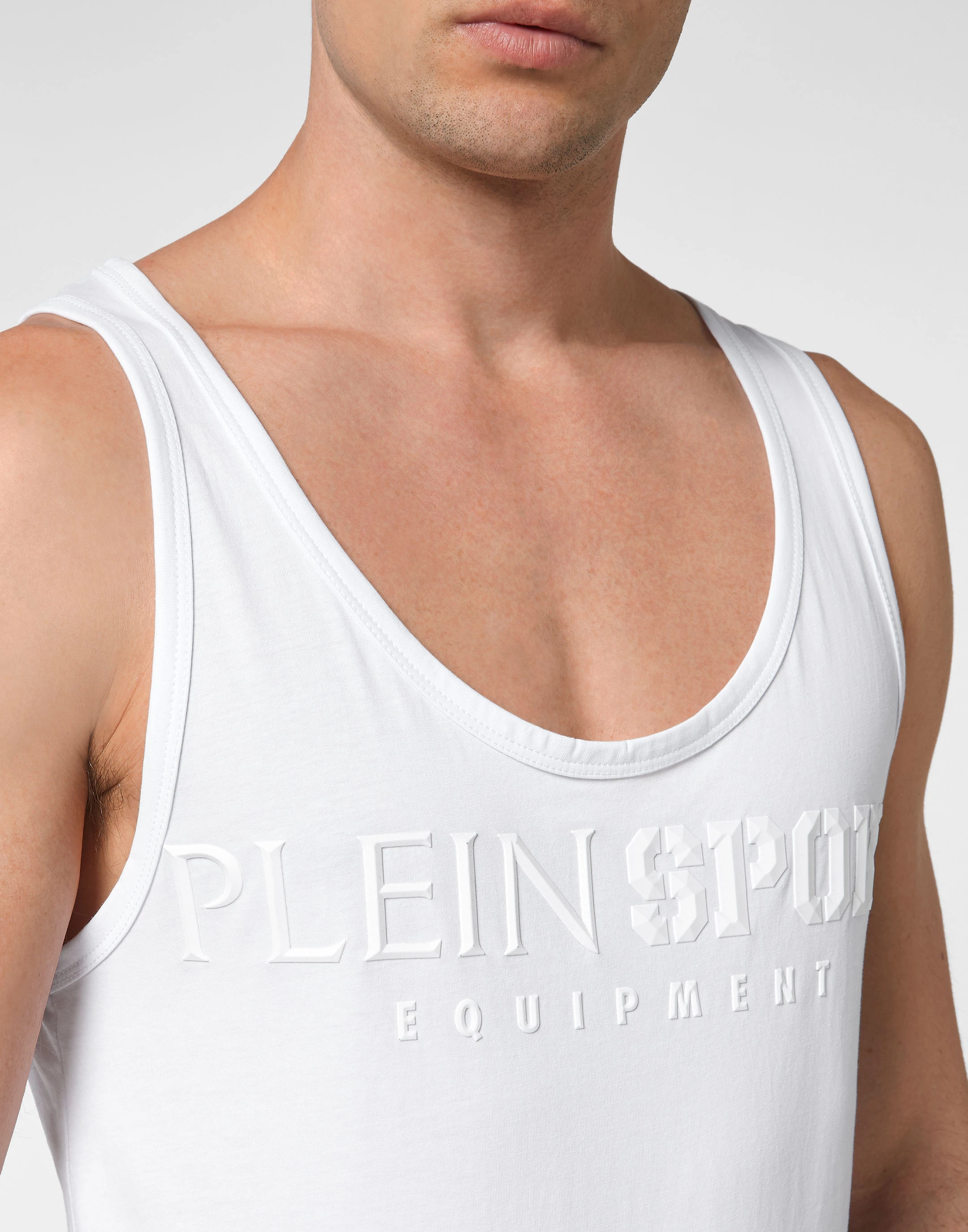 Спортивный топ