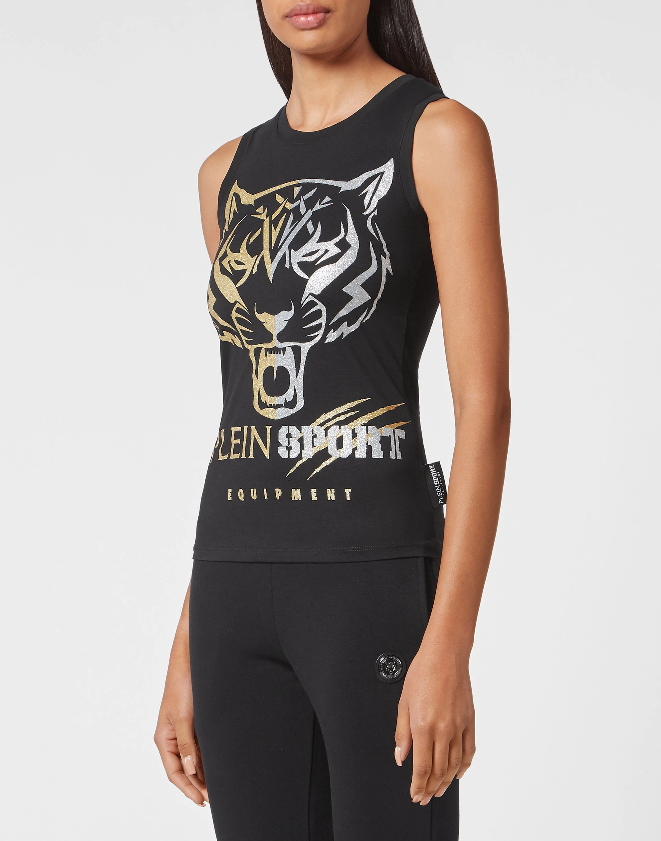 Спортивный топ