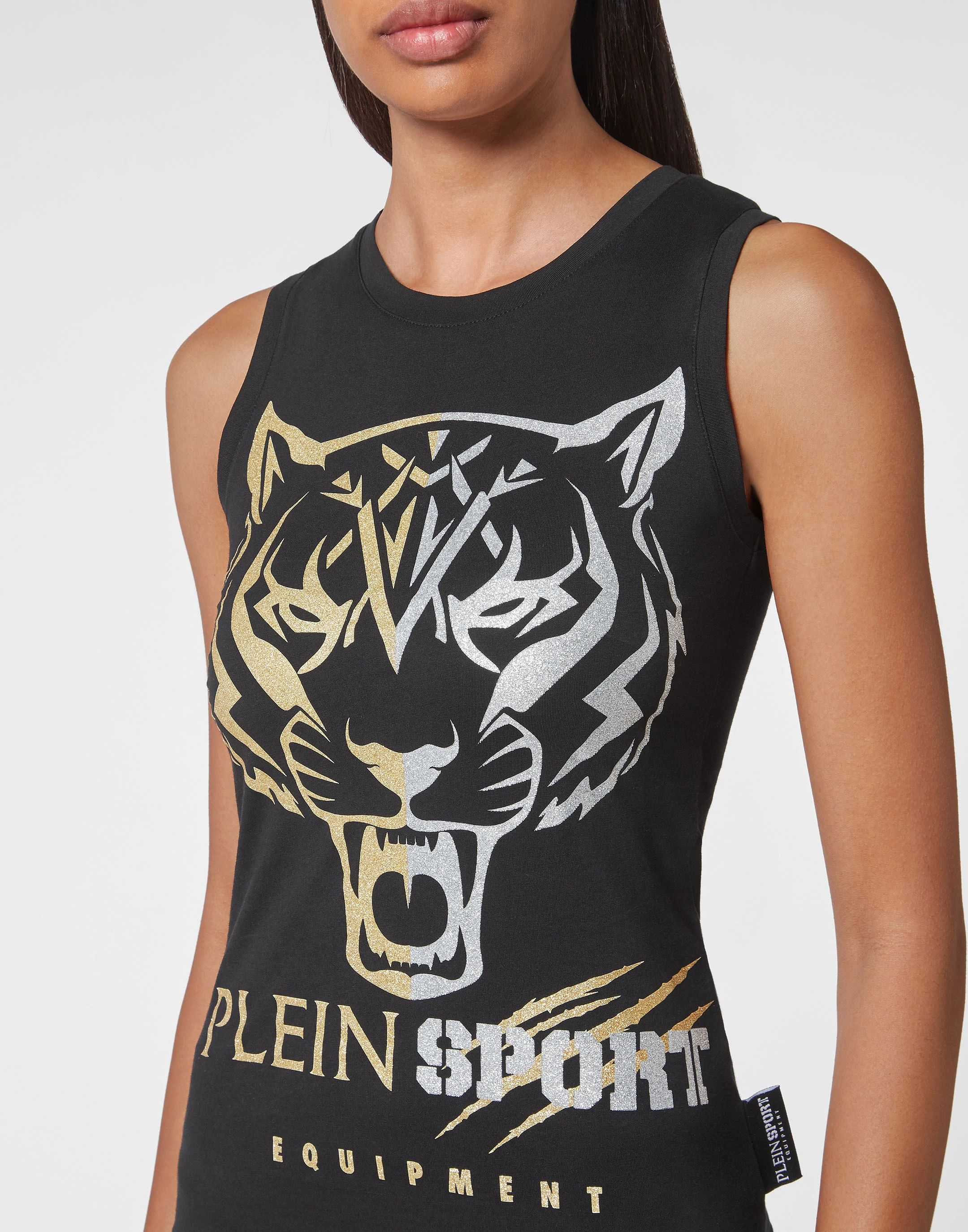 Спортивный топ