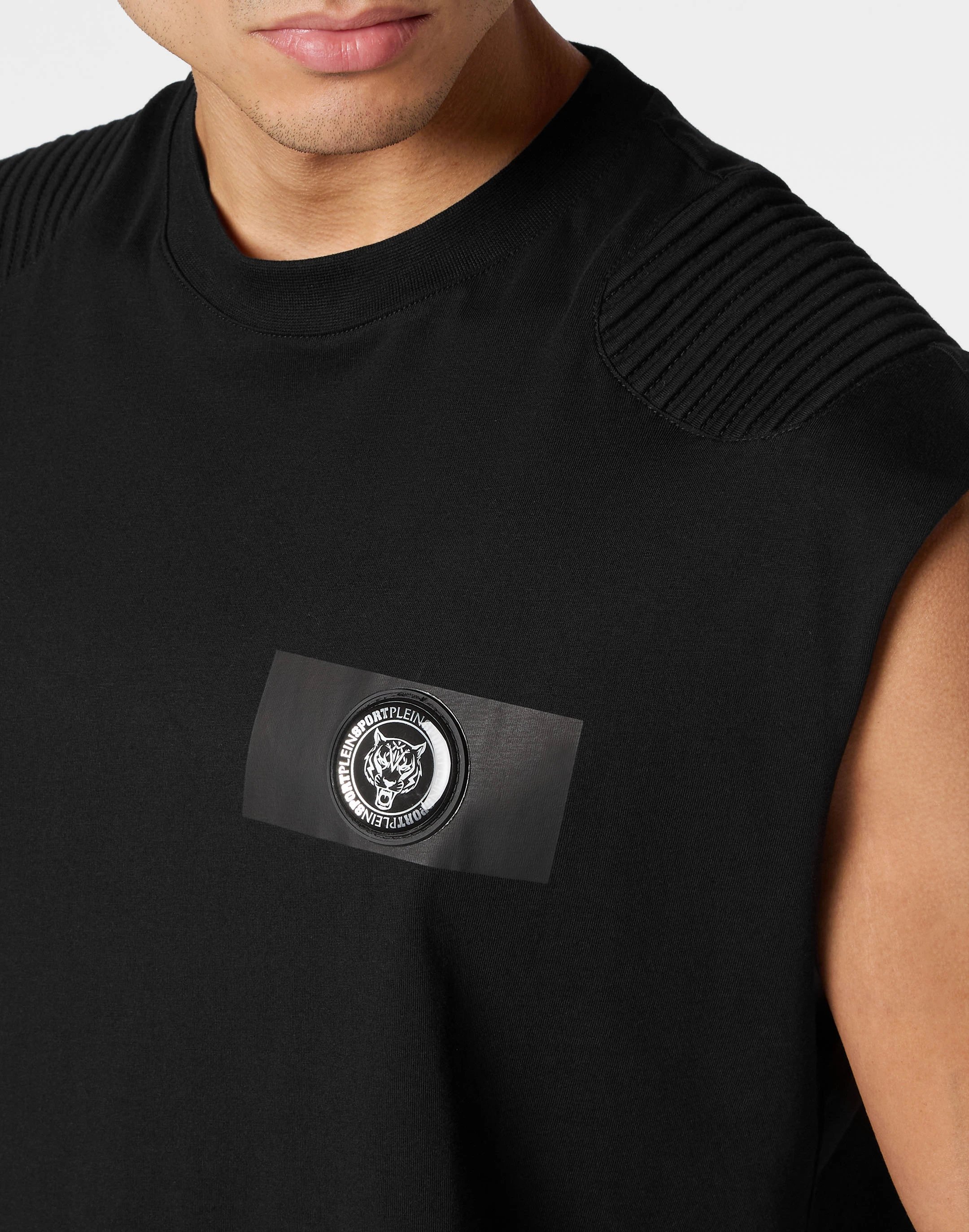 Спортивный топ