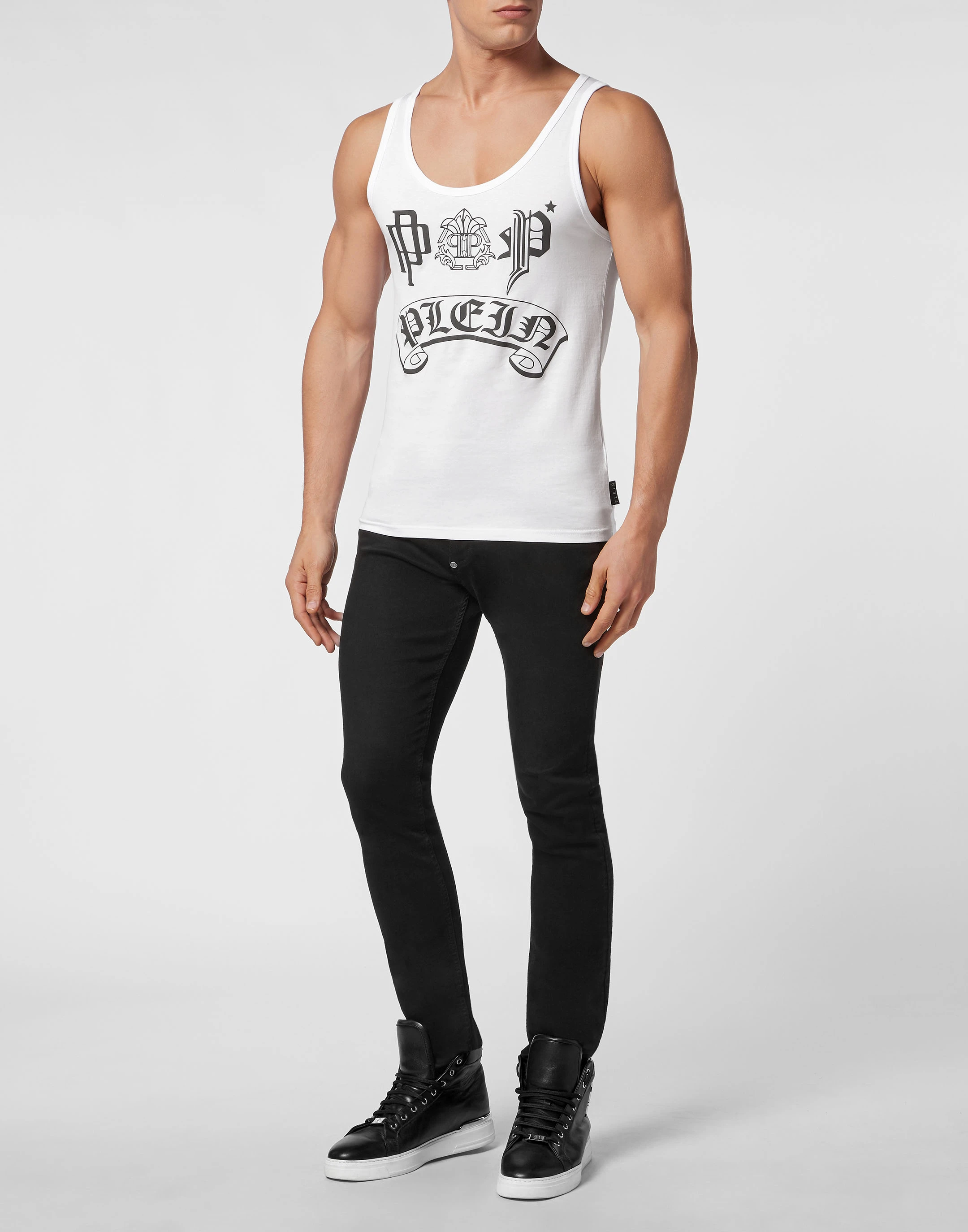 Спортивный топ