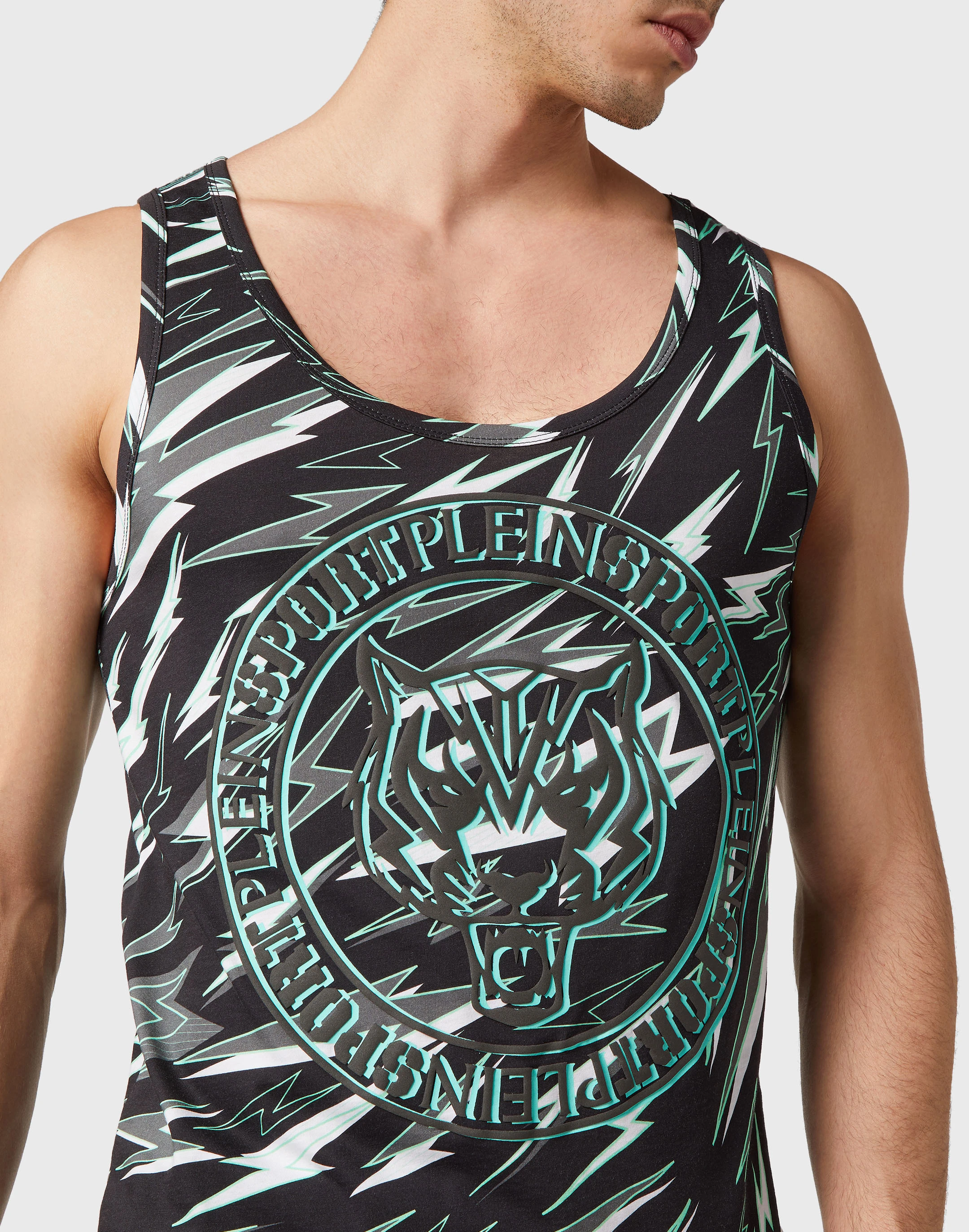 Спортивный топ