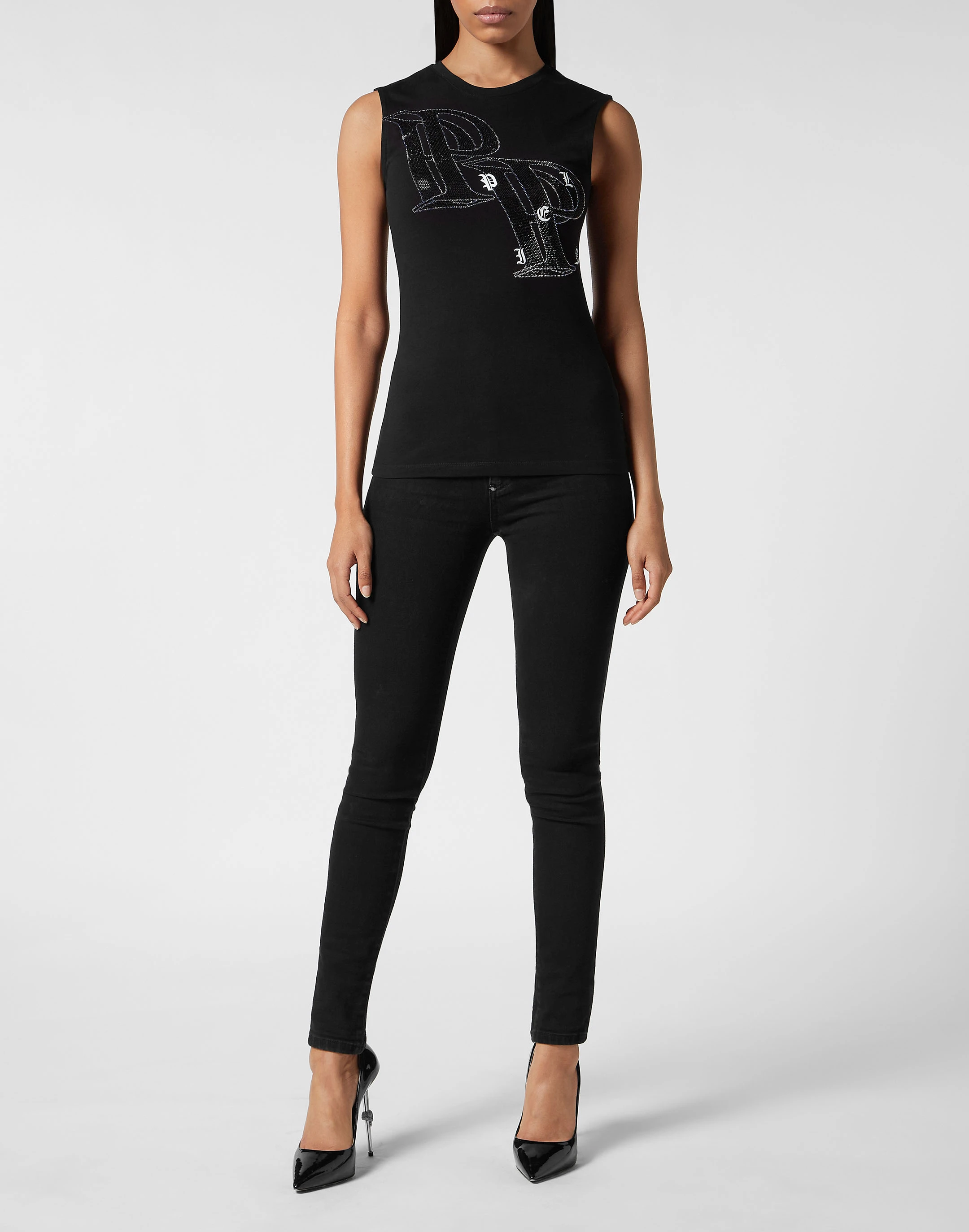 Спортивный топ