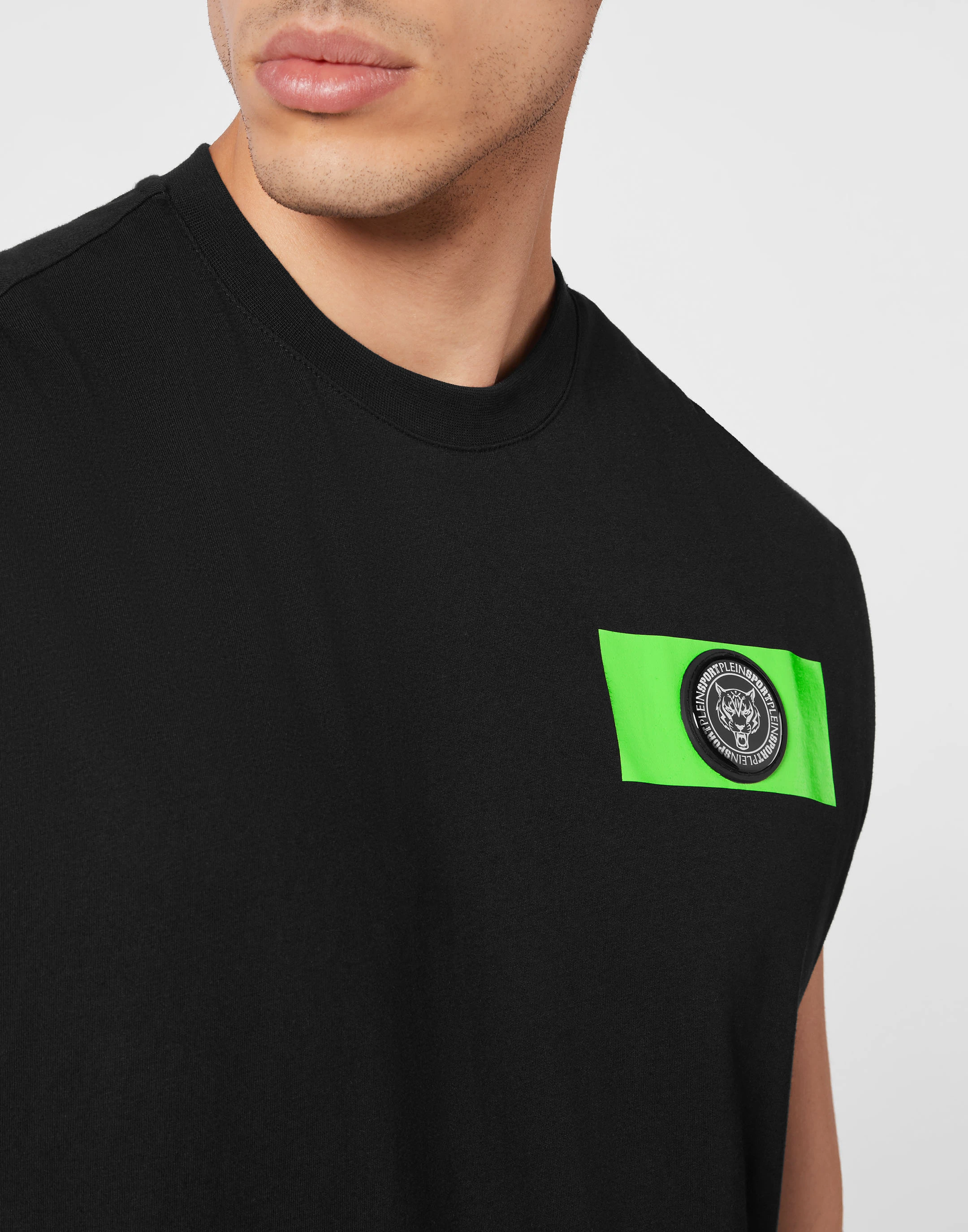 Спортивный топ