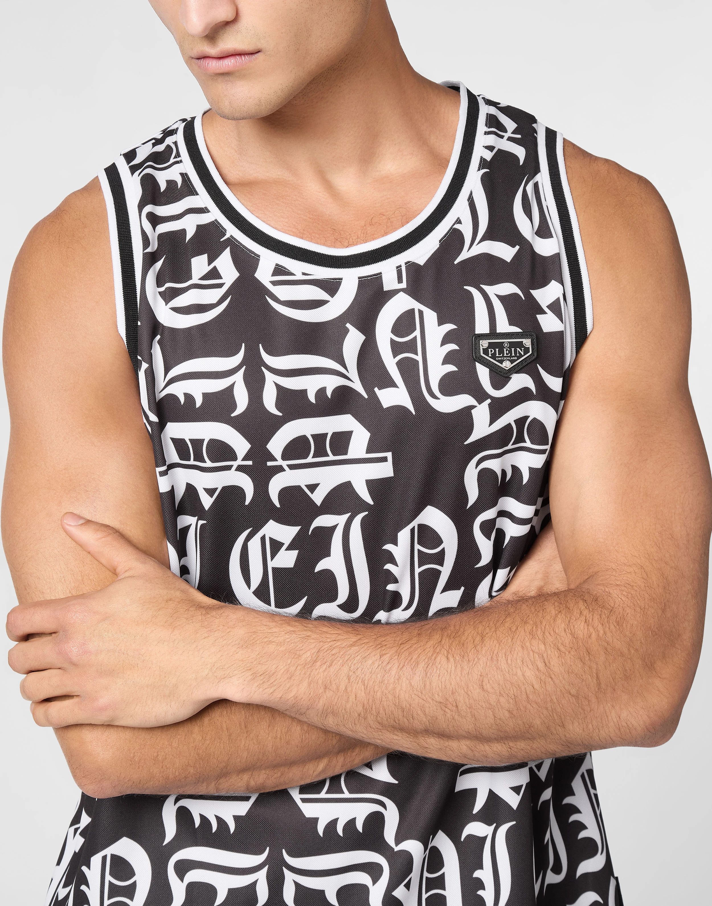 Спортивный топ