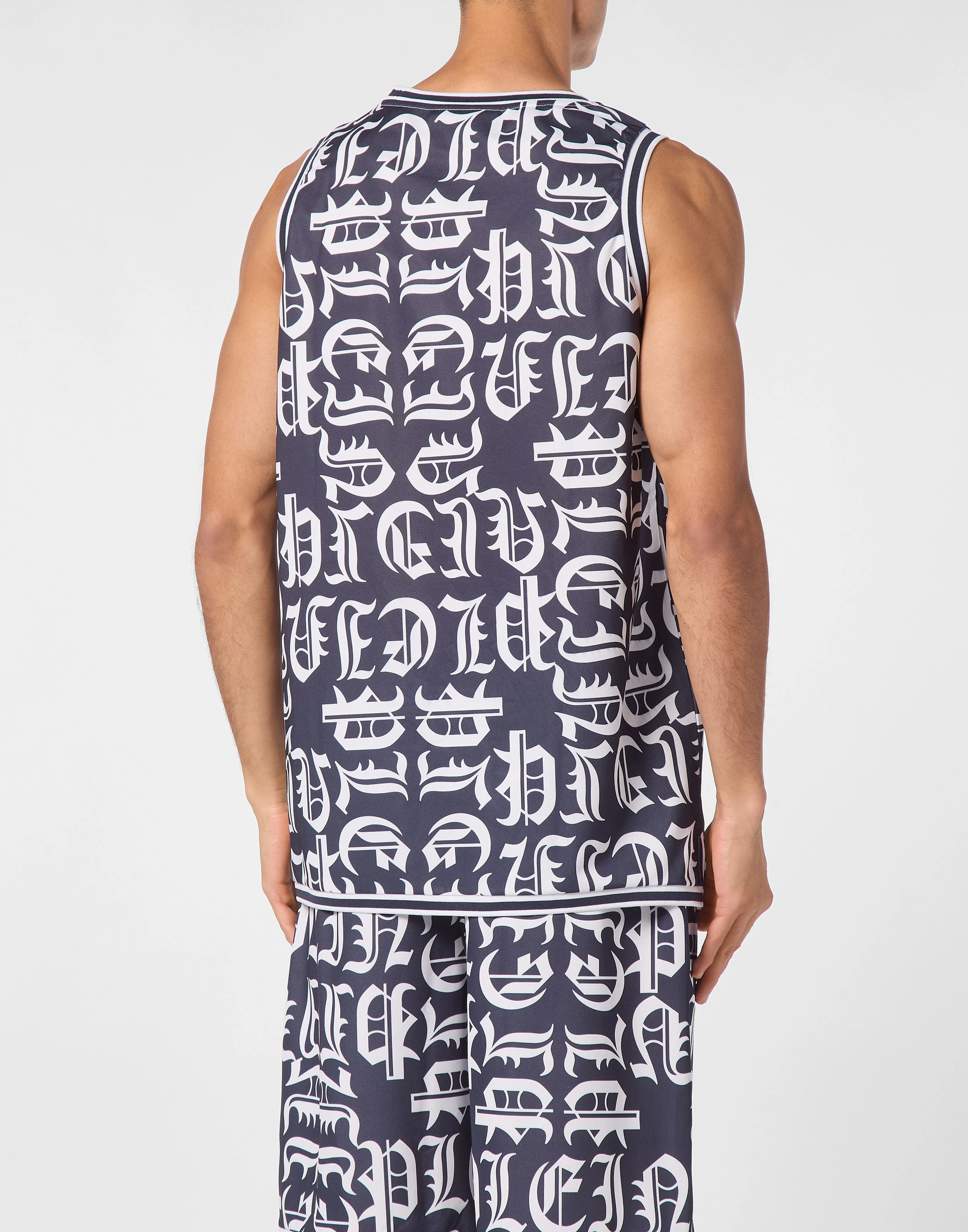 Спортивный топ