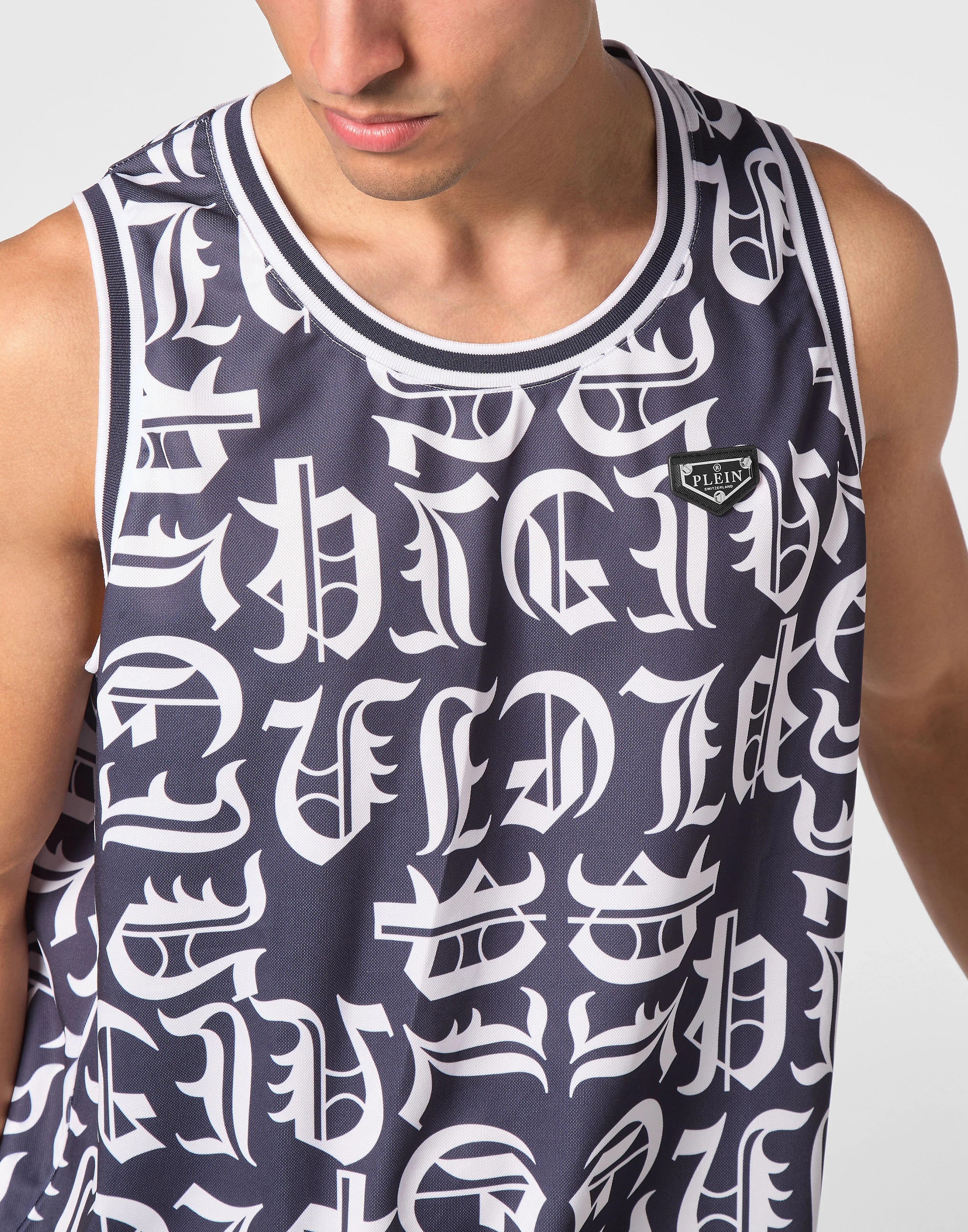 Спортивный топ