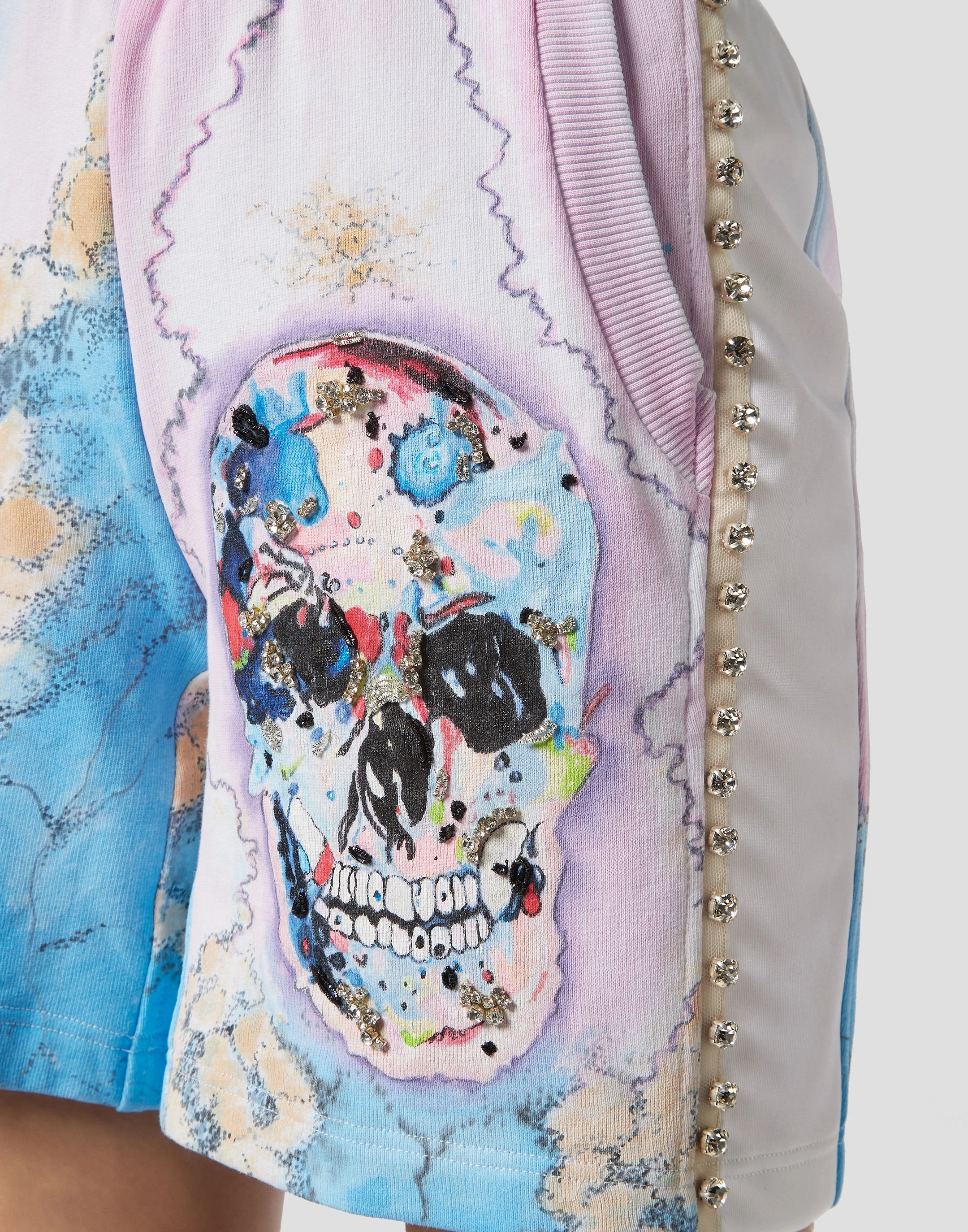 Спортивные шорты