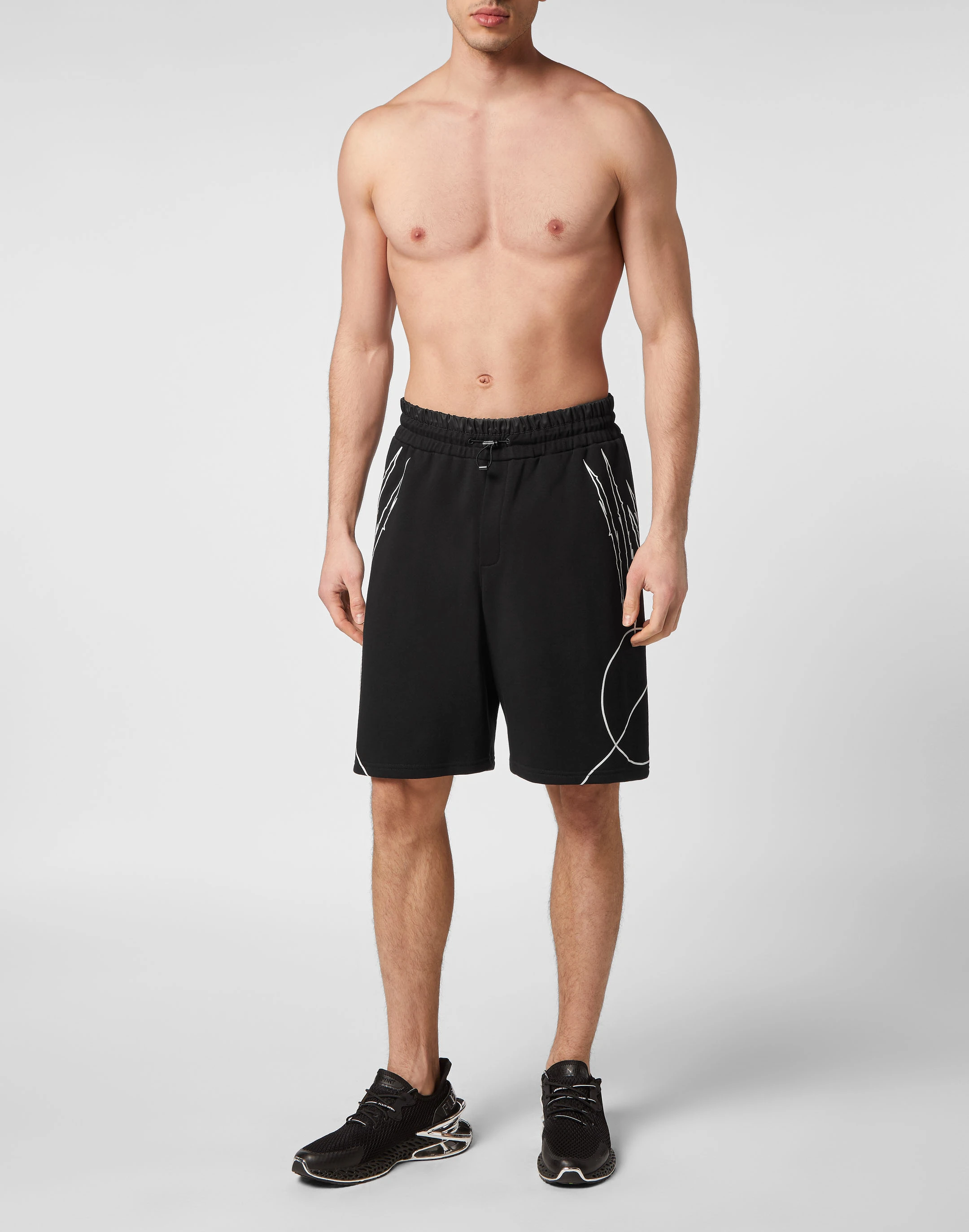 Спортивные шорты