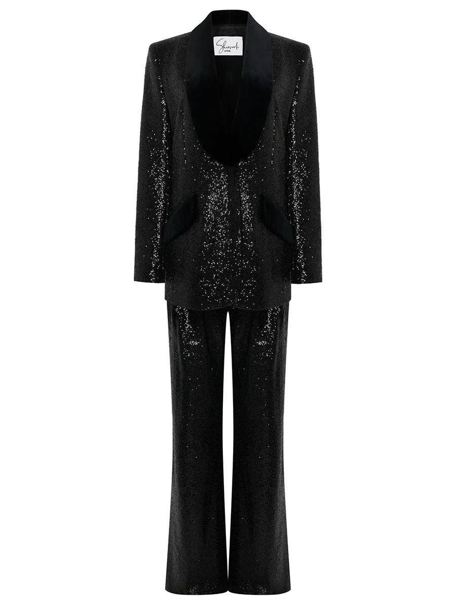 Костюм с пайетками