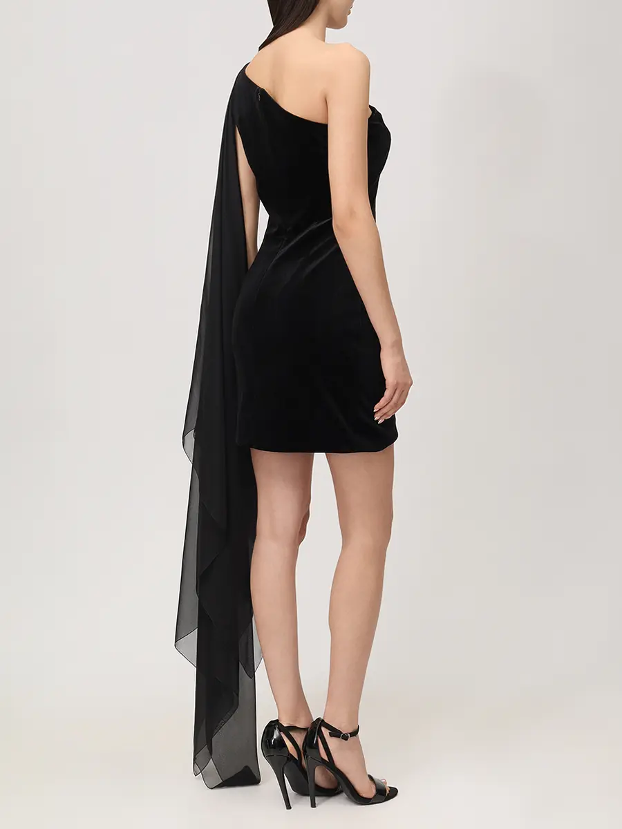 Платье со шлейфом