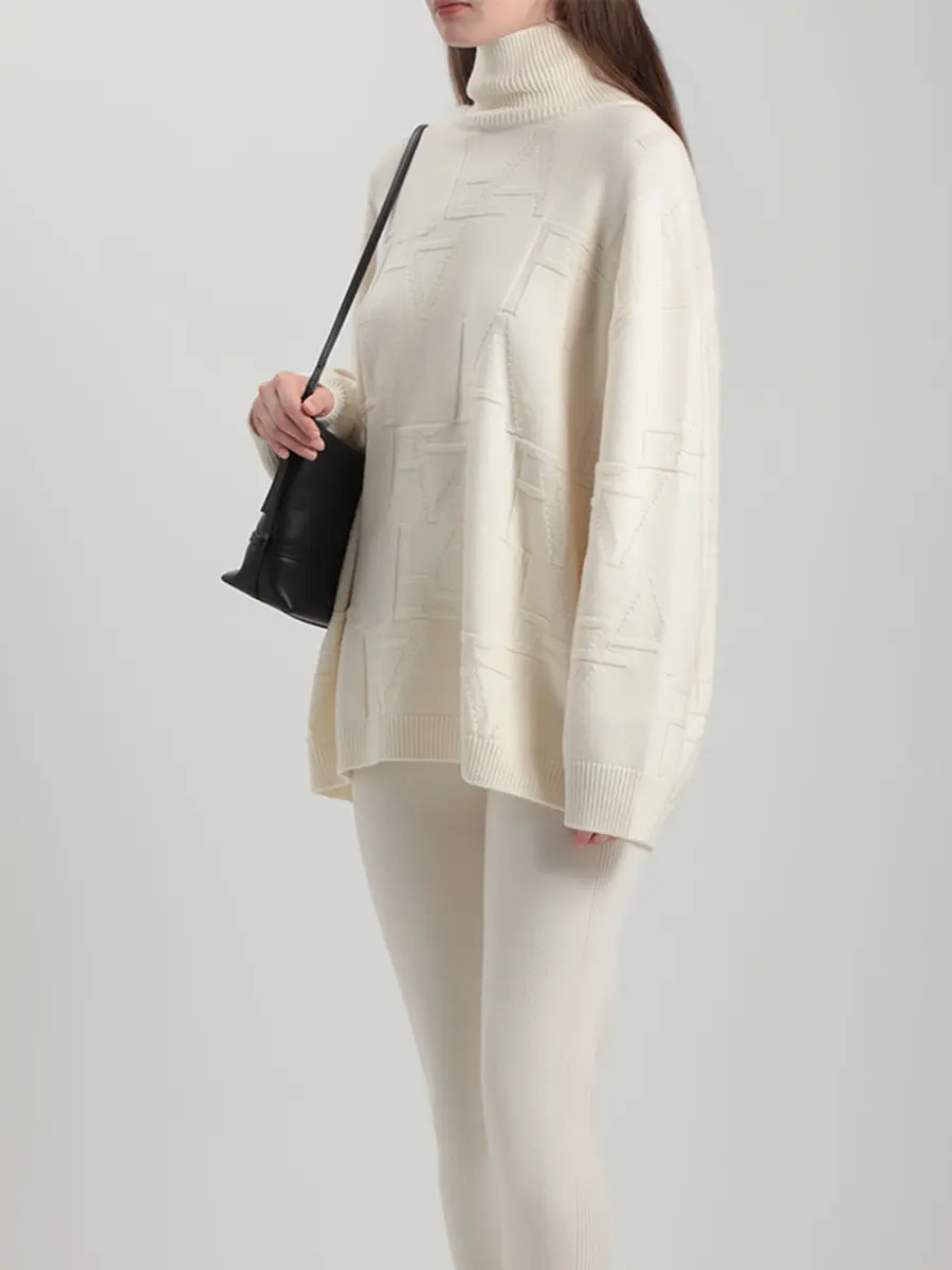 Свитер шерстяной