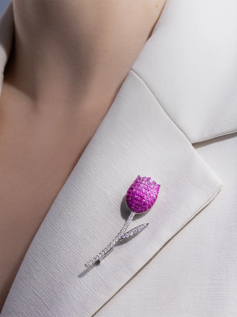 Брошь с розовыми сапфирами и бриллиантами