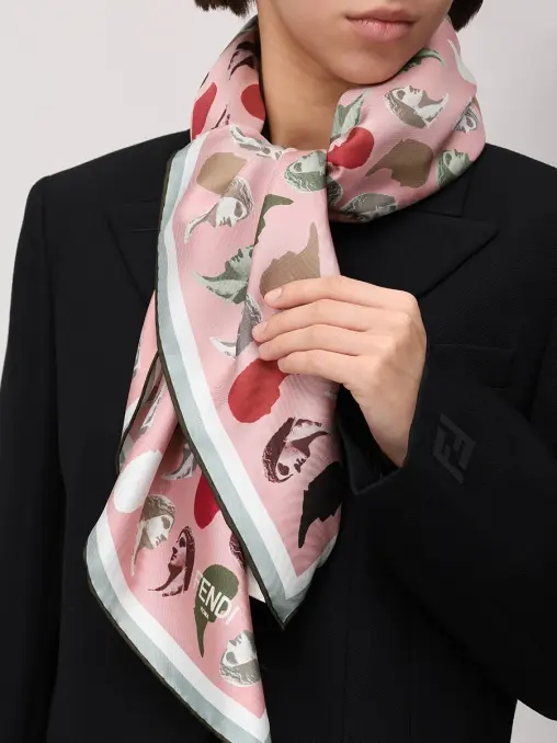 Платок шелковый FENDI