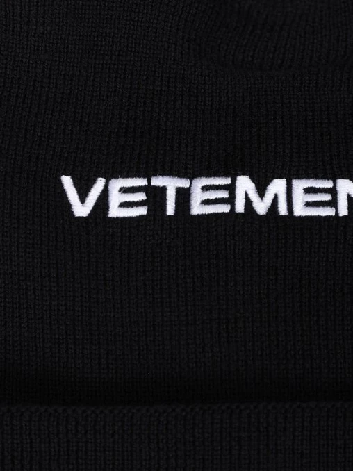 Шапка шерстяная VETEMENTS
