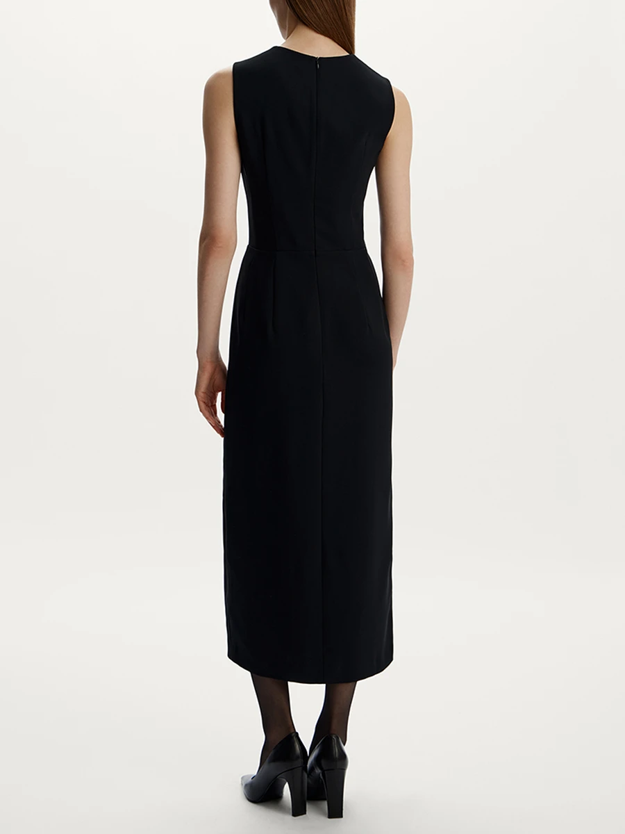 Платье-футляр с разрезом