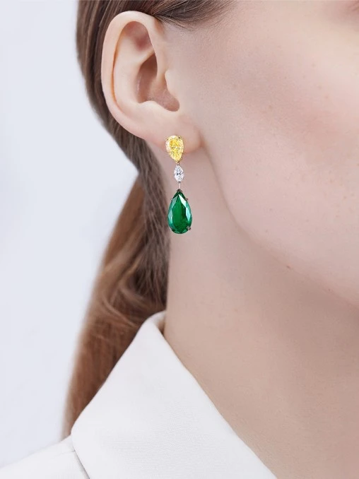 Серьги с изумрудами и бриллиантами CHAMOVSKIKH JEWELLERY HOUSE