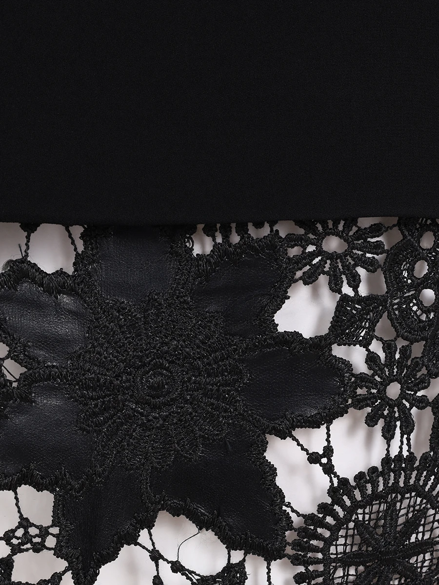 Платье с кружевом