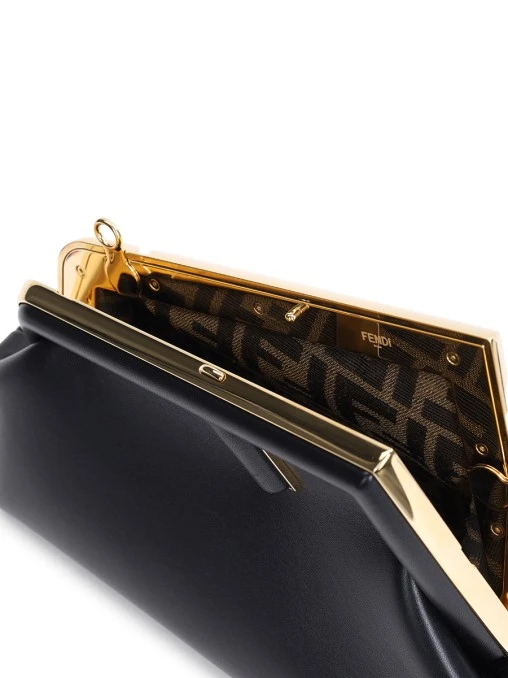 Сумка кожаная FENDI