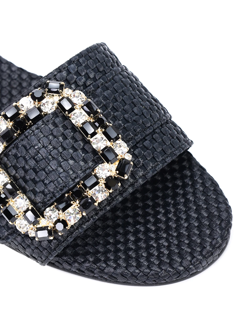 Шлепанцы из экорафии