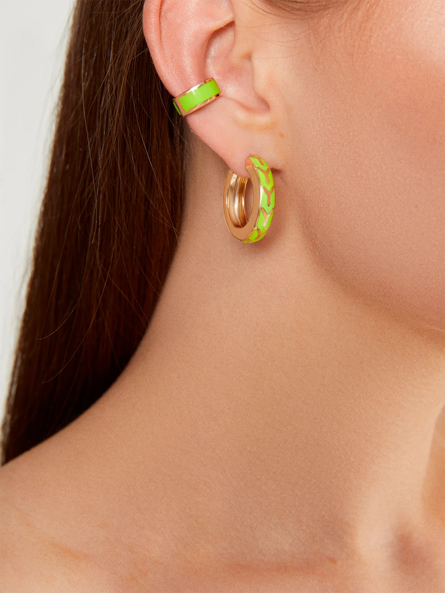 Кафф из розового золота с салатовой эмалью